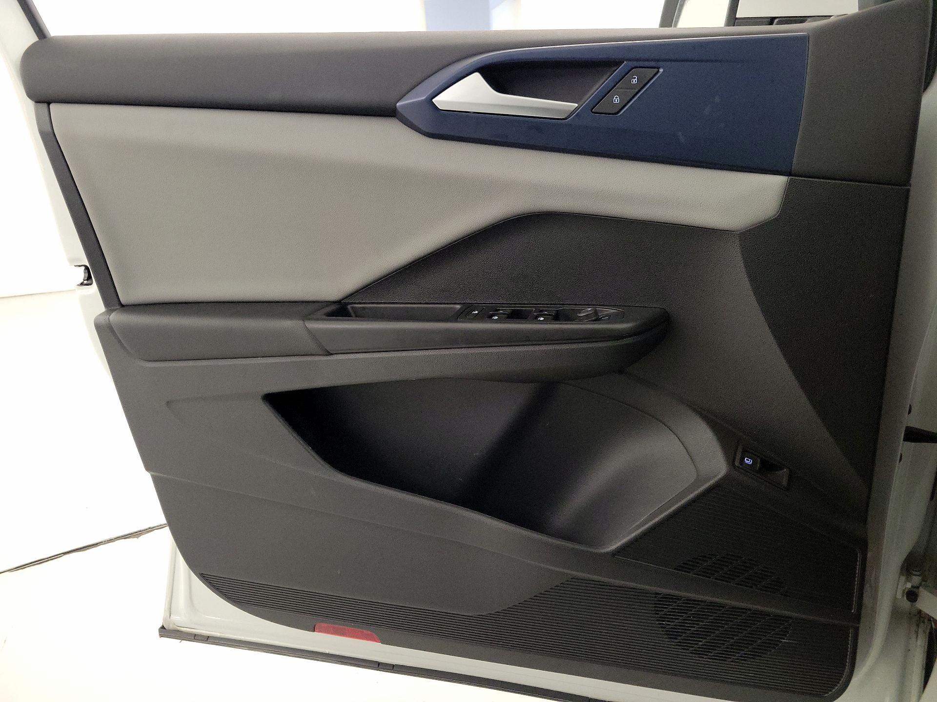 Thumbnail: 2022 Volkswagen Taos - 12