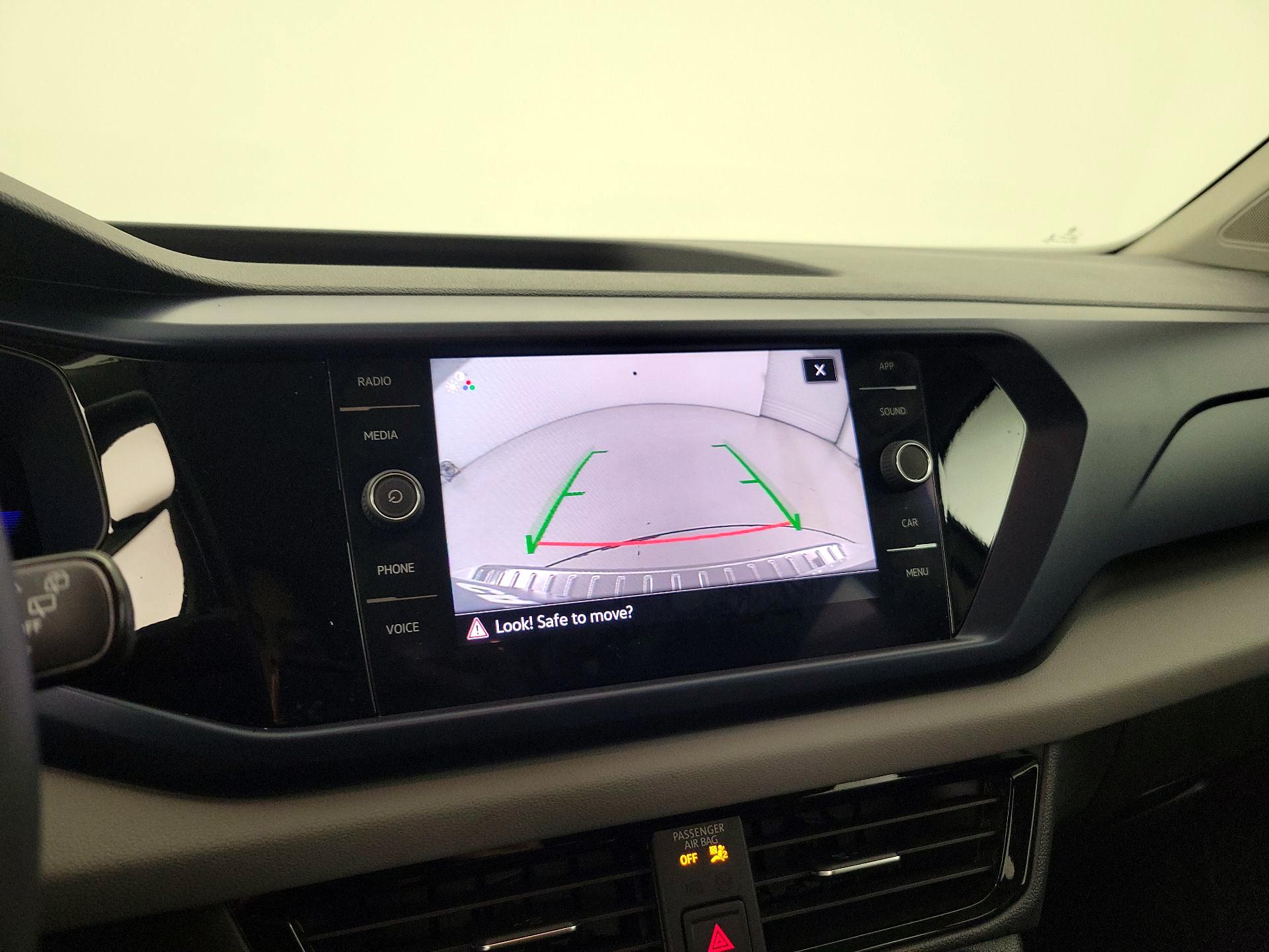 Thumbnail: 2022 Volkswagen Taos - 14