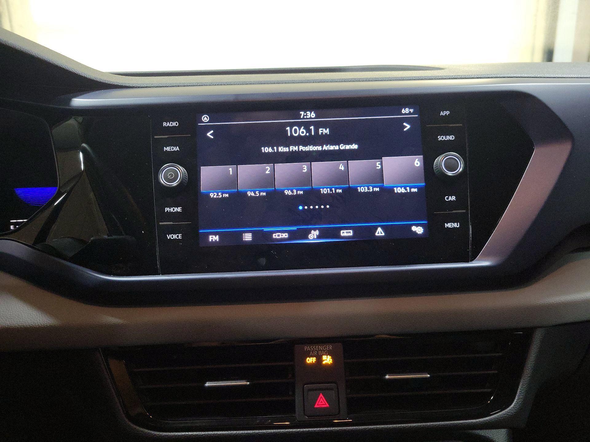 Thumbnail: 2022 Volkswagen Taos - 15