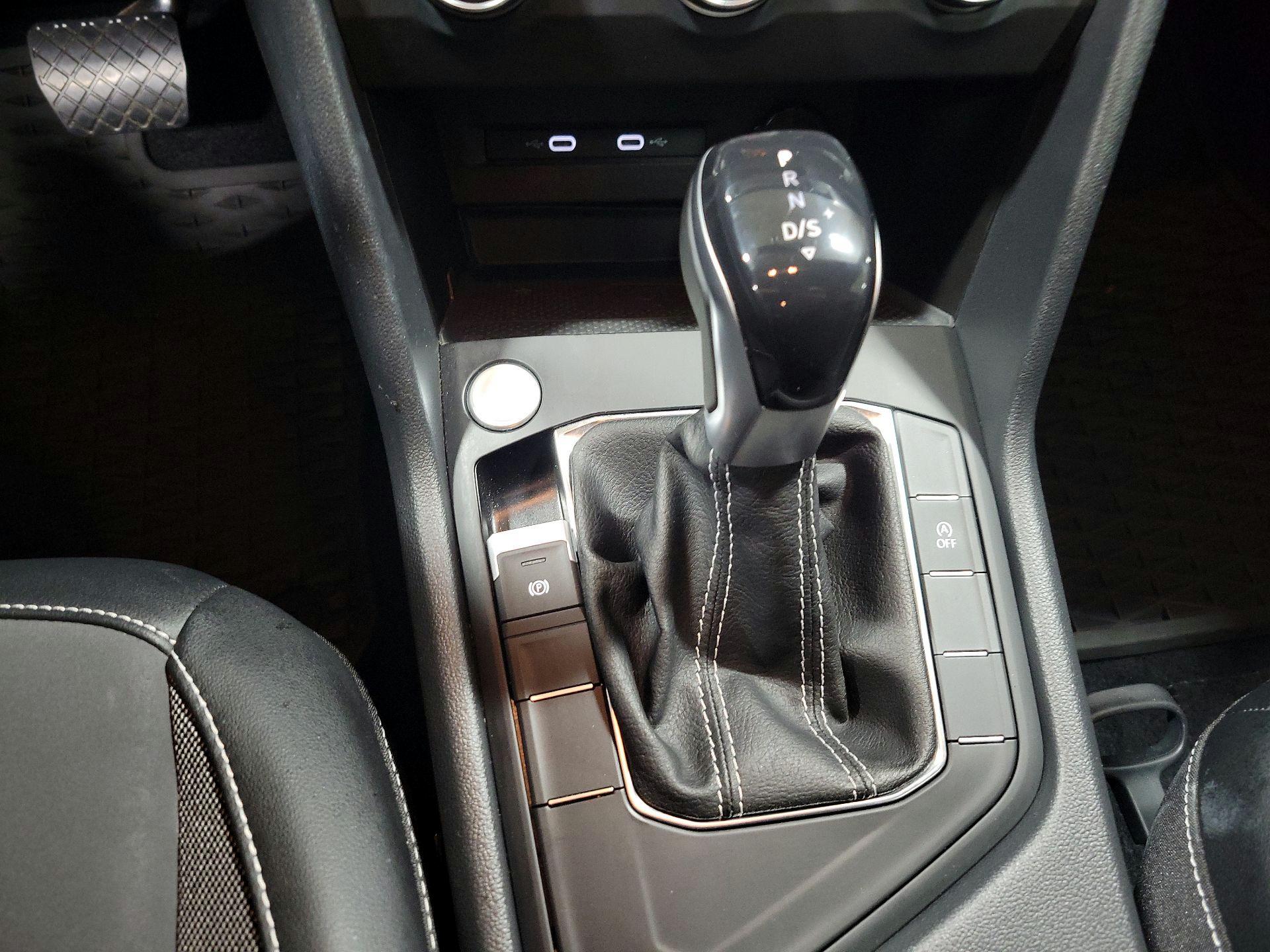 Thumbnail: 2022 Volkswagen Taos - 17