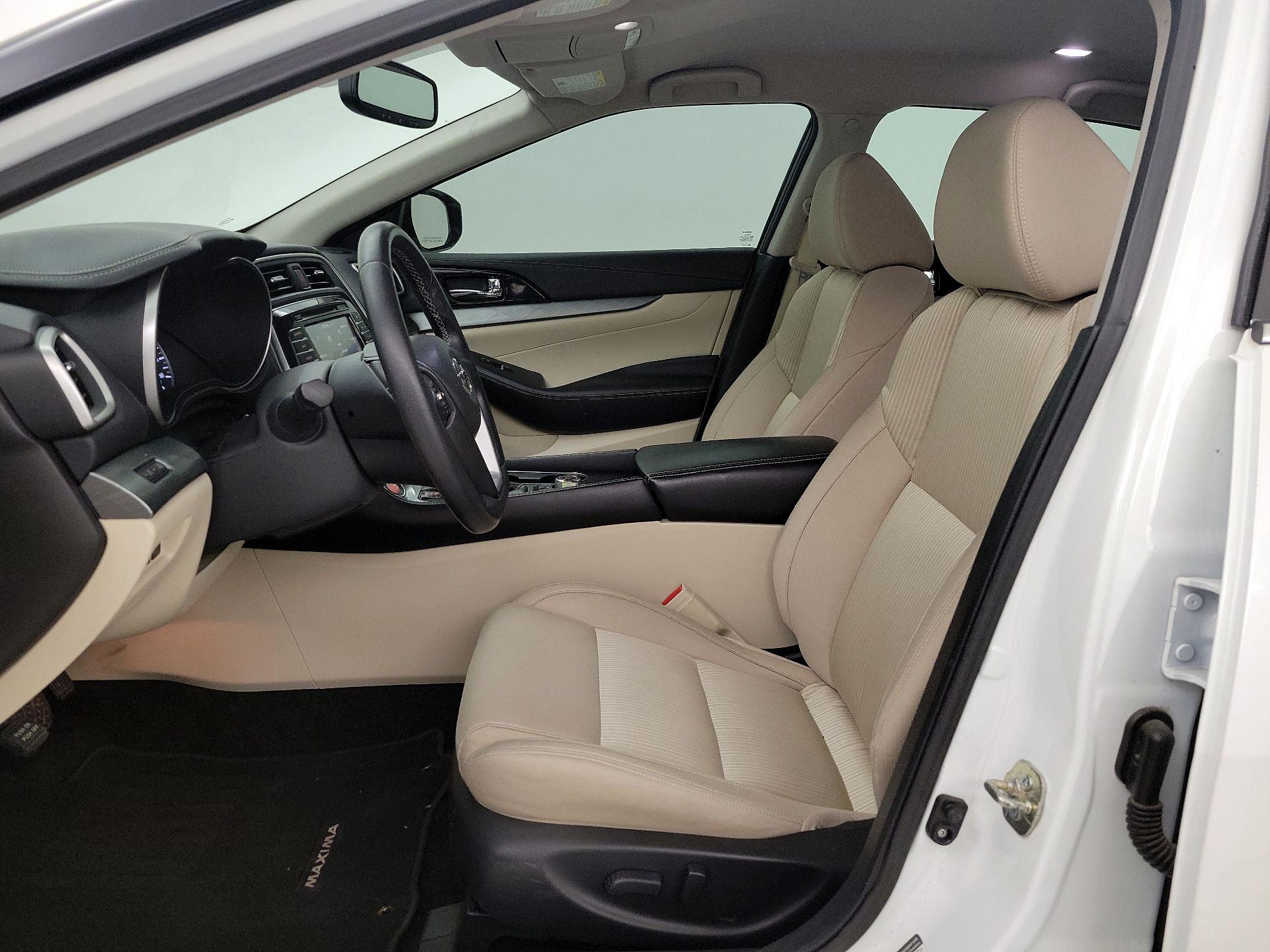 Thumbnail: 2016 Nissan Maxima - 11