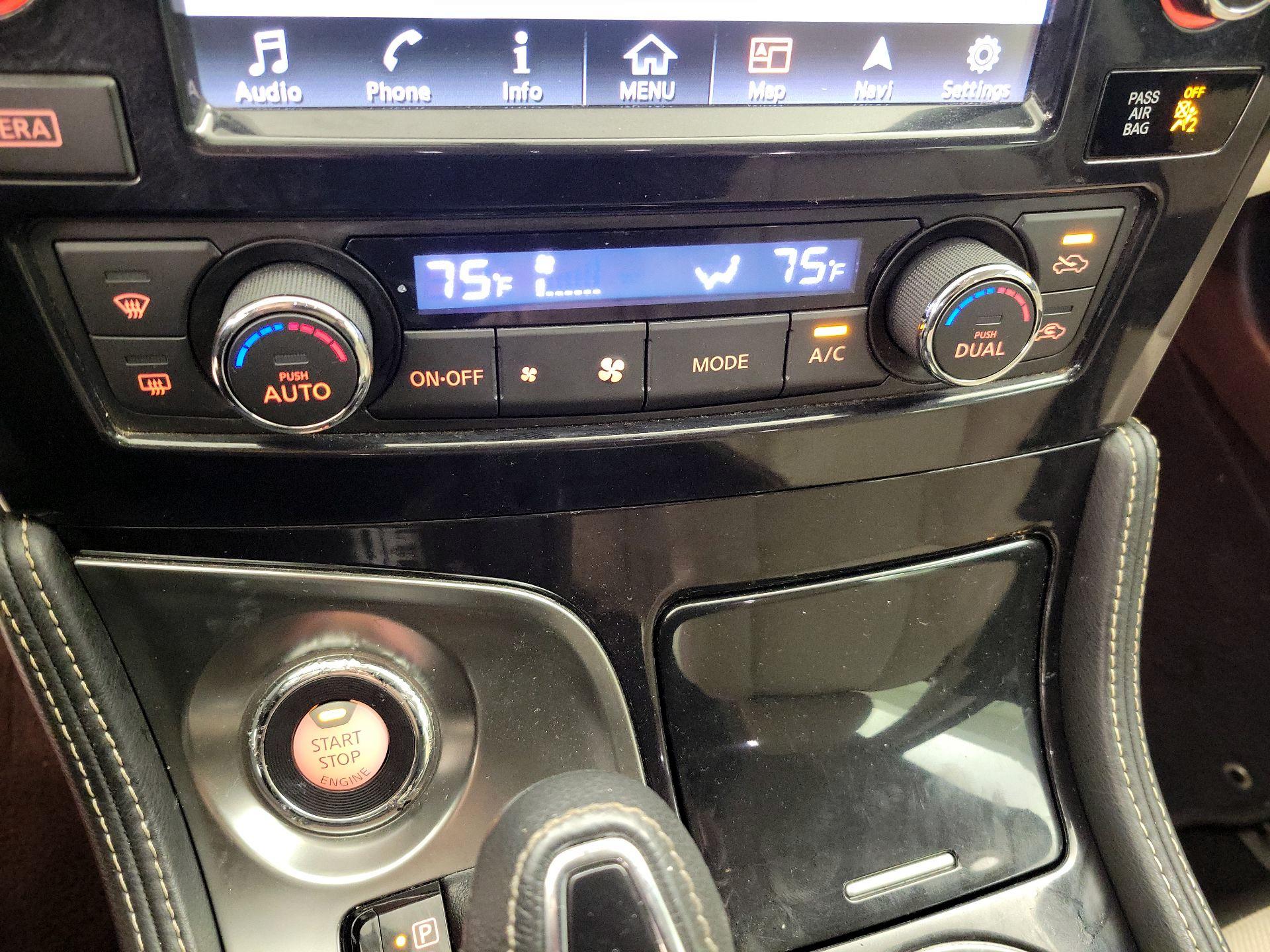 Thumbnail: 2016 Nissan Maxima - 17