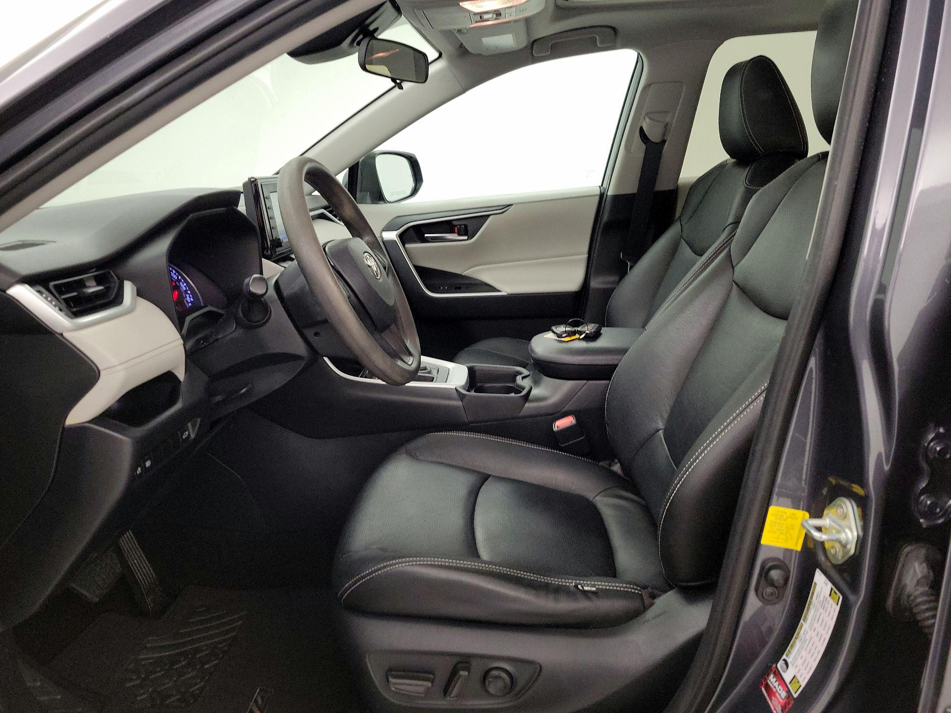 Thumbnail: 2019 Toyota RAV4 - 11