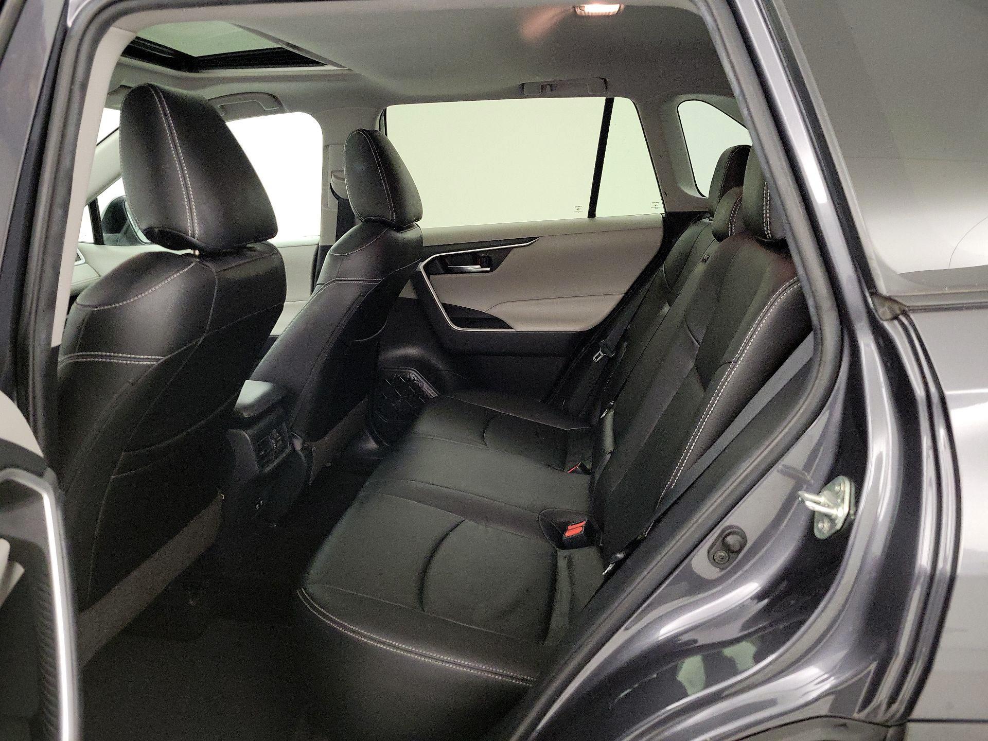 Thumbnail: 2019 Toyota RAV4 - 19