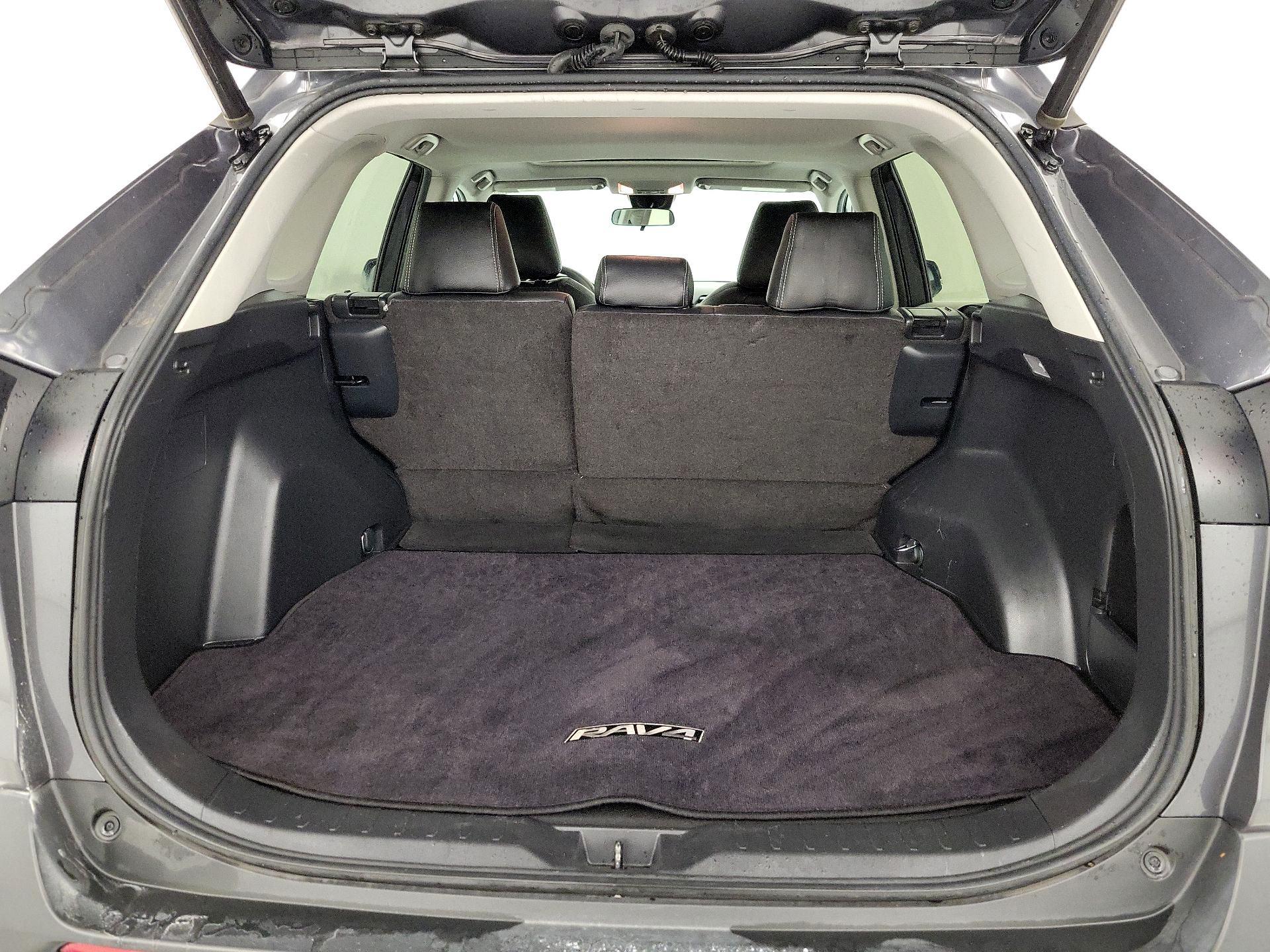 Thumbnail: 2019 Toyota RAV4 - 20