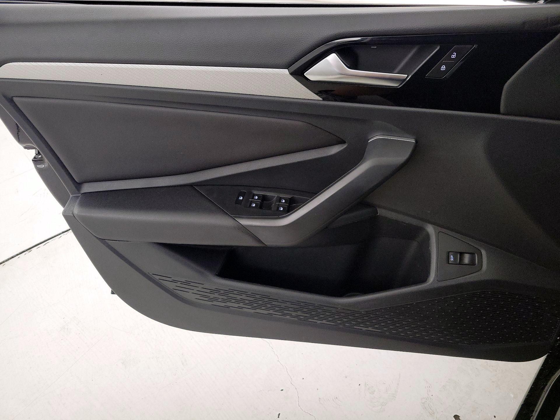 Thumbnail: 2019 Volkswagen Jetta - 12