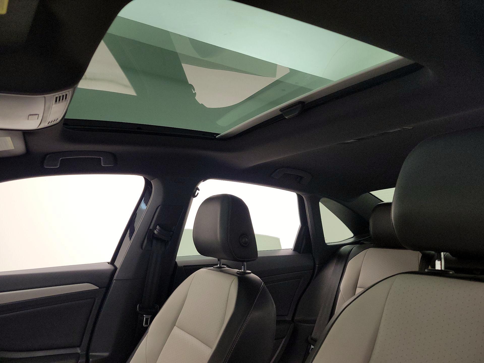 Thumbnail: 2019 Volkswagen Jetta - 18