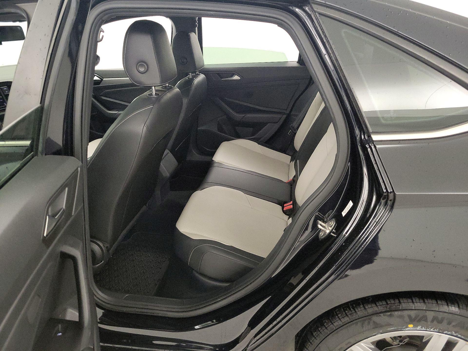 Thumbnail: 2019 Volkswagen Jetta - 19