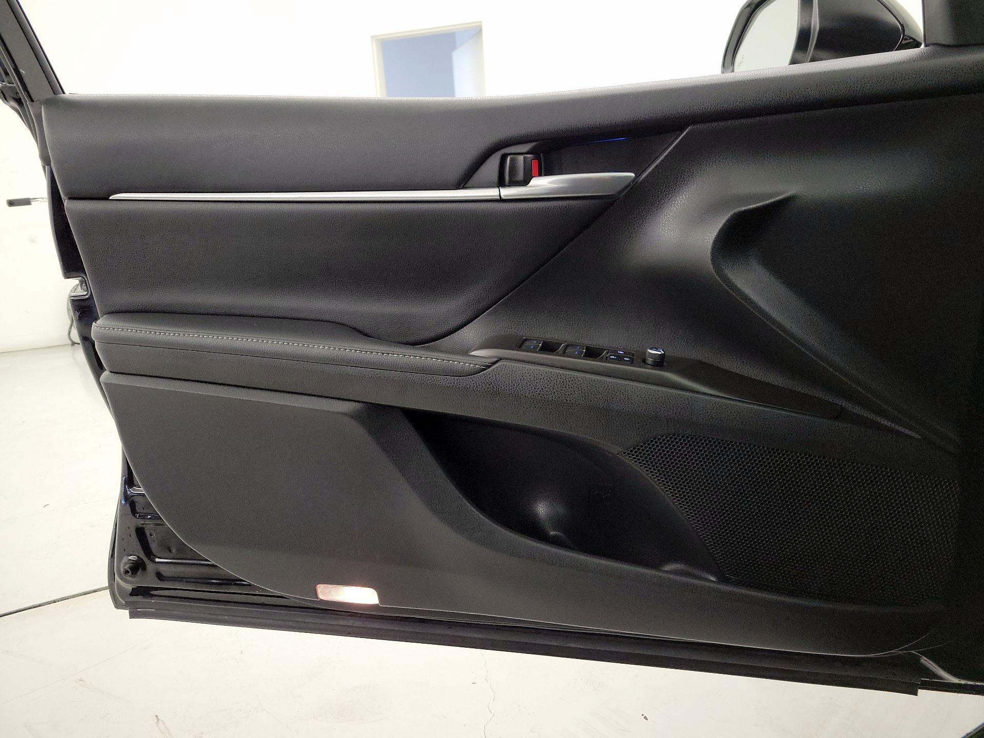 Thumbnail: 2023 Toyota Camry - 12