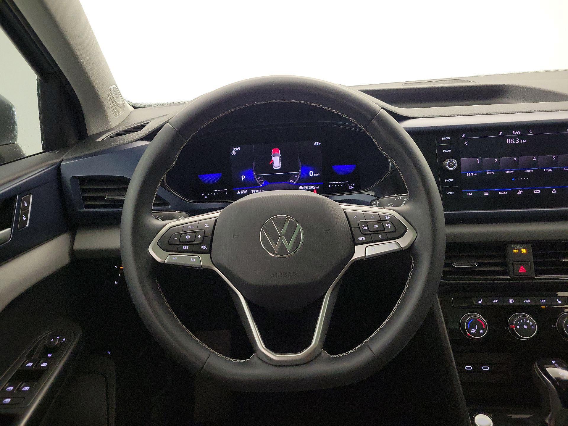 Thumbnail: 2023 Volkswagen Taos - 10