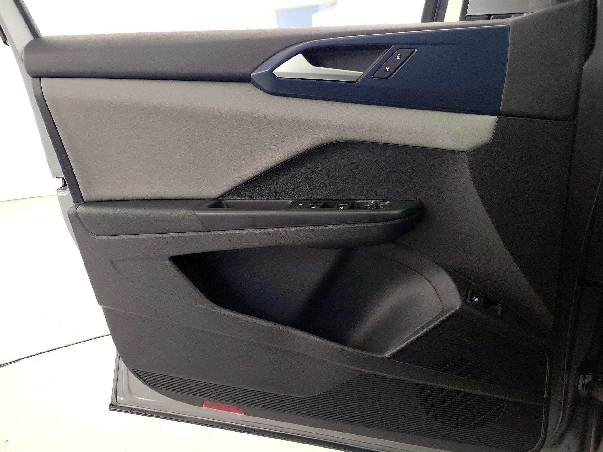 Thumbnail: 2023 Volkswagen Taos - 12