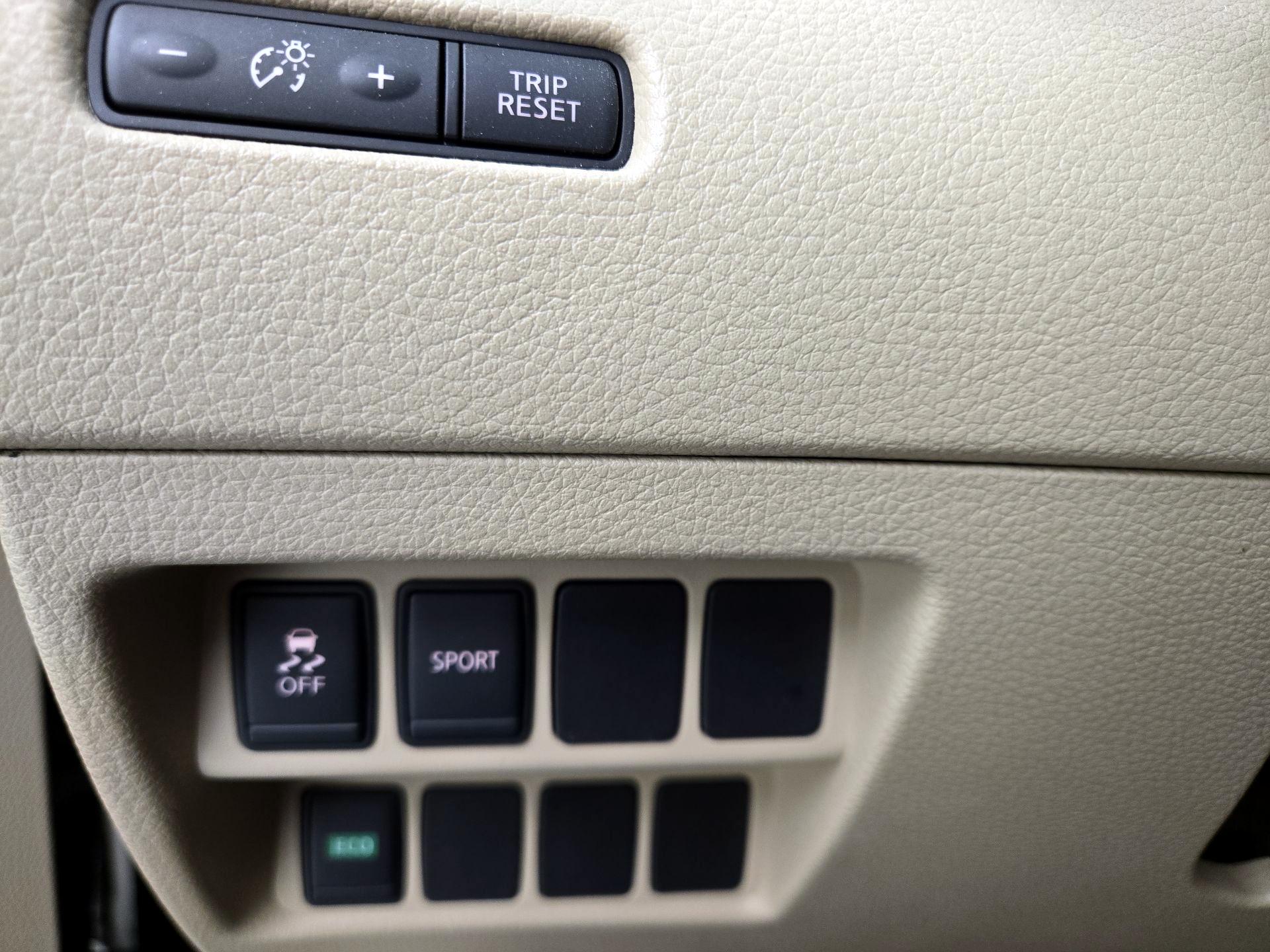 Thumbnail: 2015 Nissan Rogue - 13