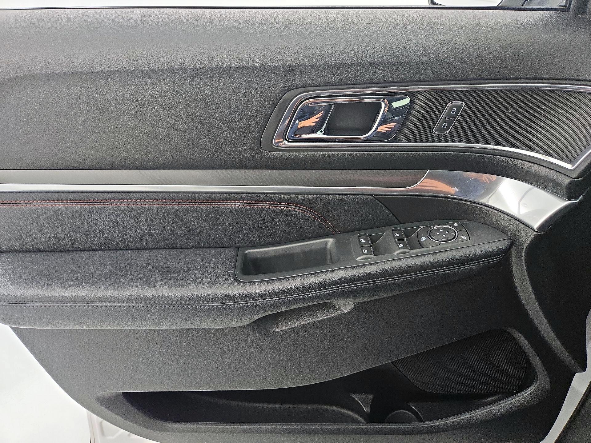 Thumbnail: 2018 Ford Explorer - 12