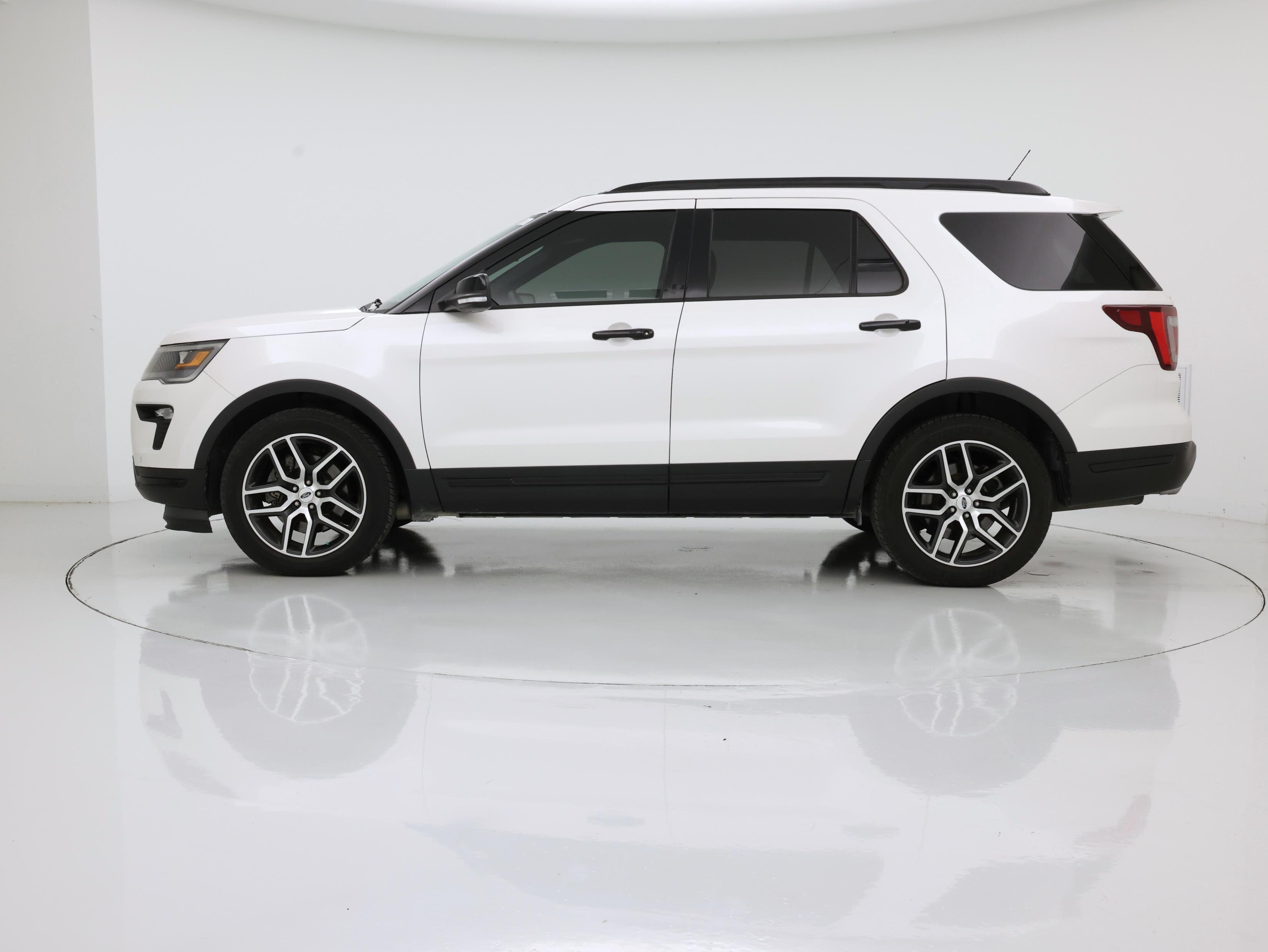 Thumbnail: 2018 Ford Explorer - 3