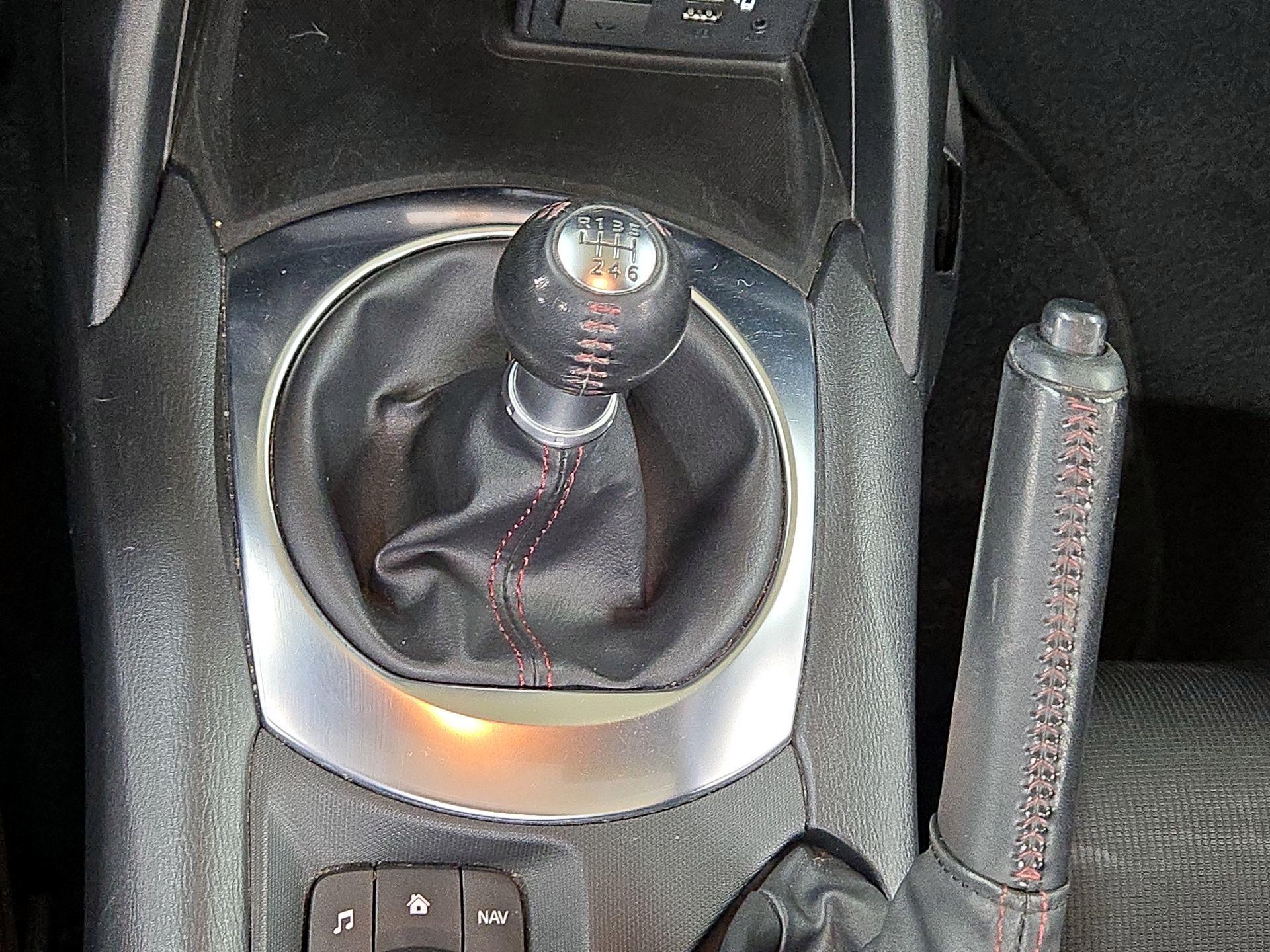 Thumbnail: 2016 Mazda MX-5 Miata - 17