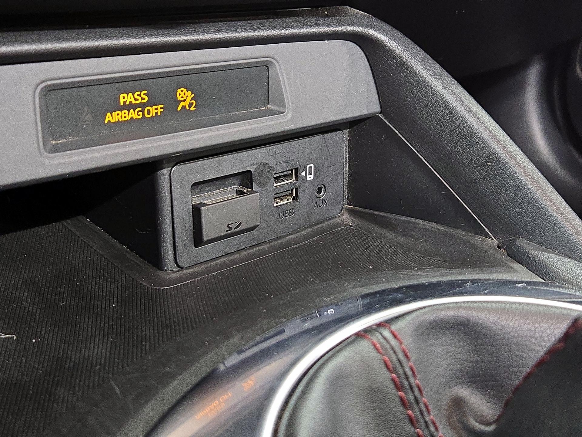 Thumbnail: 2016 Mazda MX-5 Miata - 18