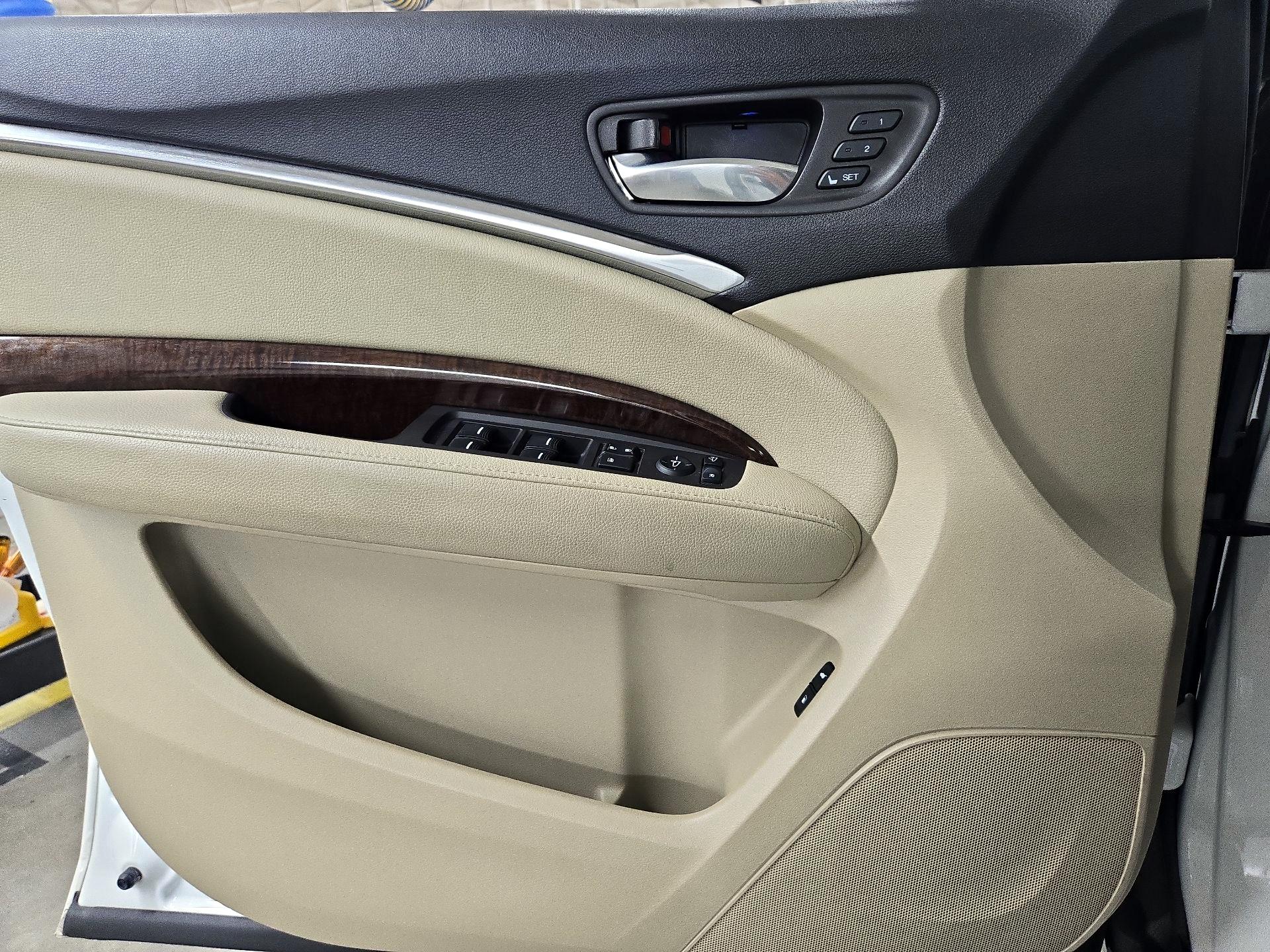 Thumbnail: 2017 Acura MDX - 12