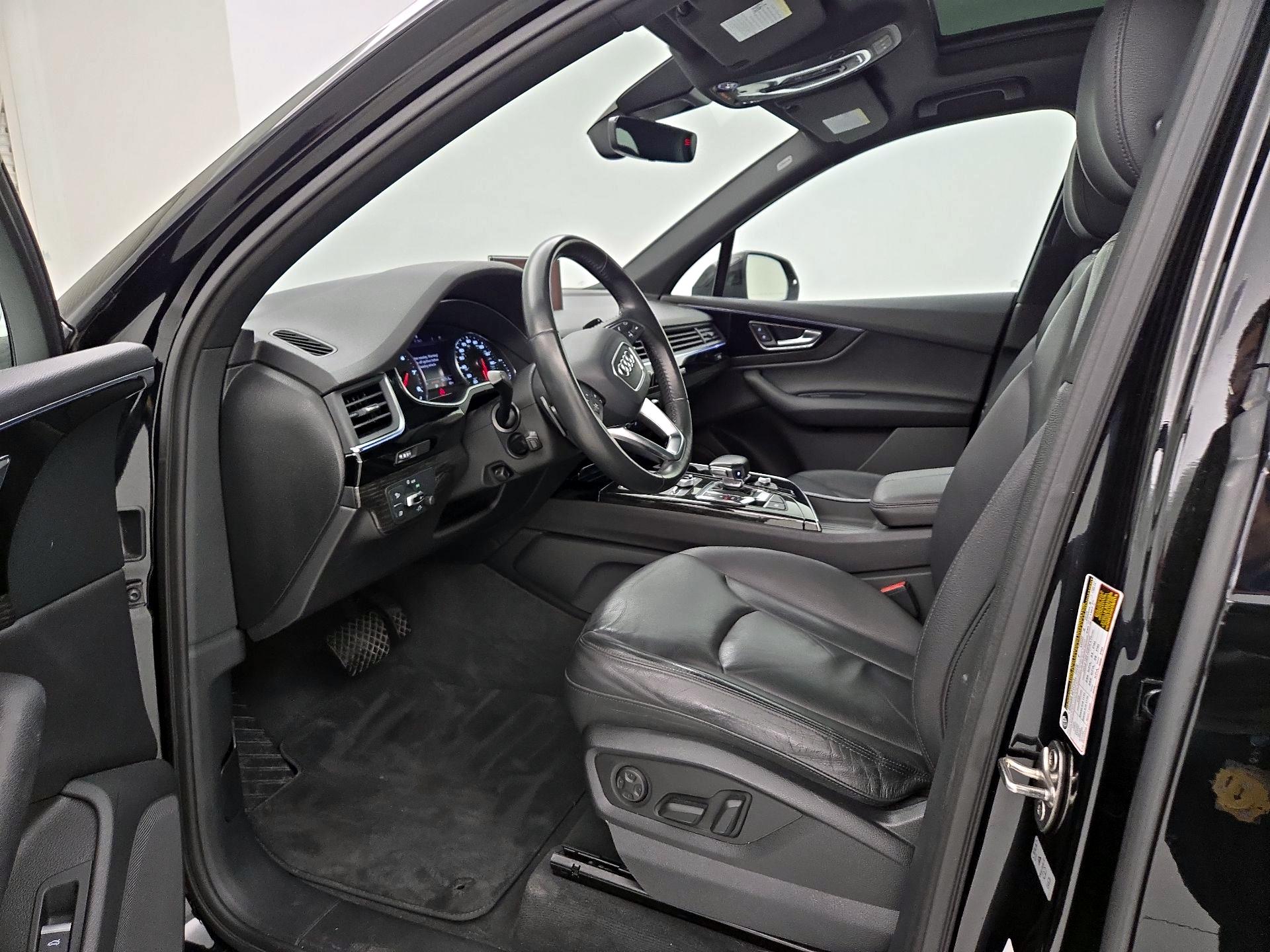 Thumbnail: 2017 Audi Q7 - 11