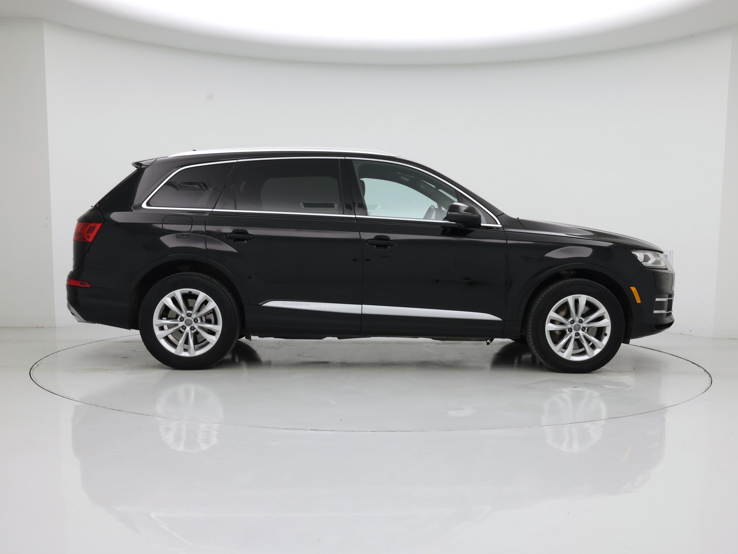 Thumbnail: 2017 Audi Q7 - 7