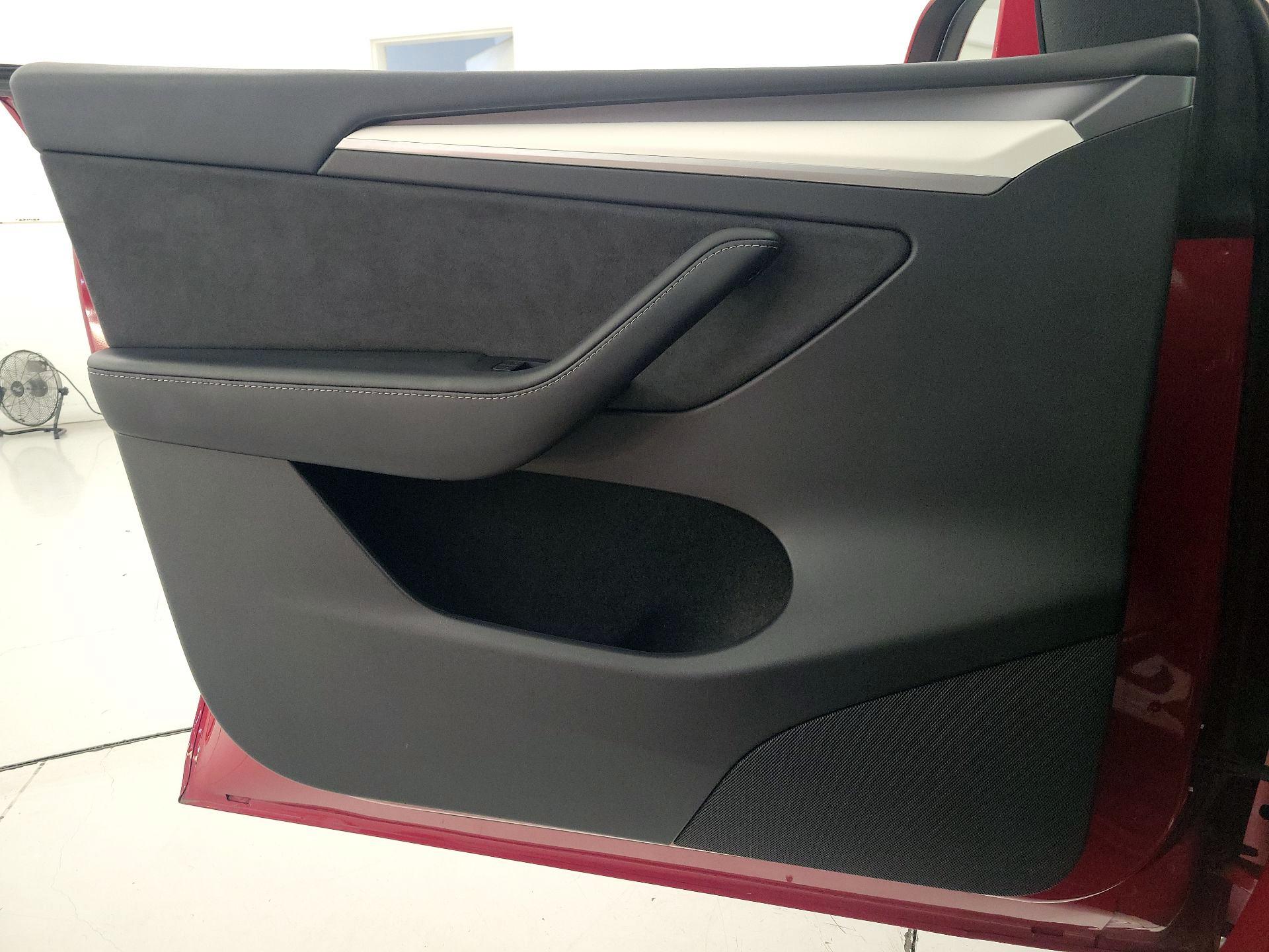 Thumbnail: 2023 Tesla Model Y - 12