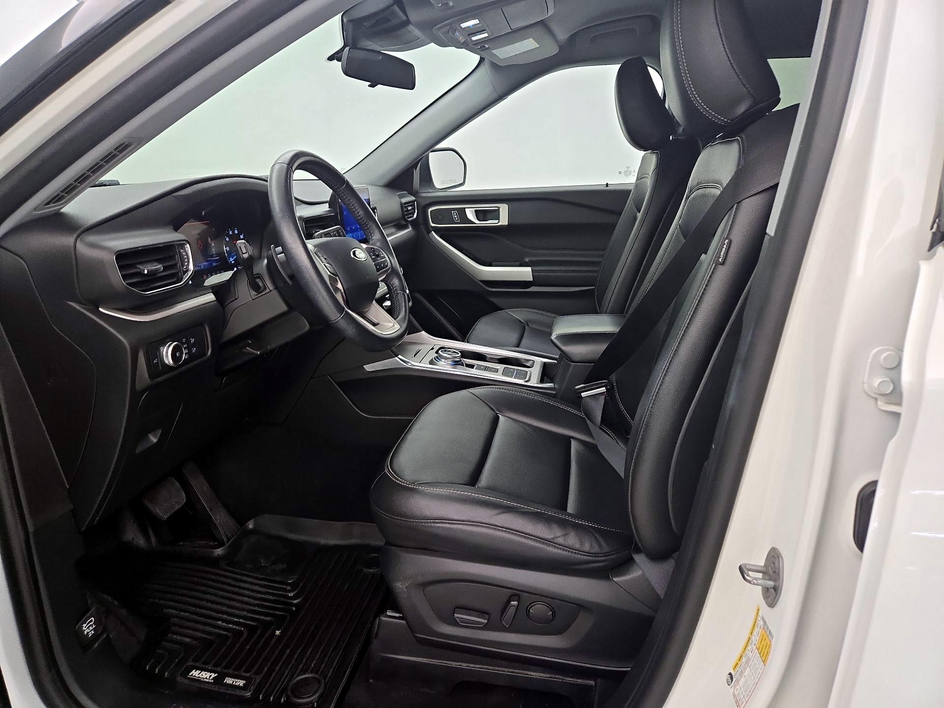 Thumbnail: 2020 Ford Explorer - 11