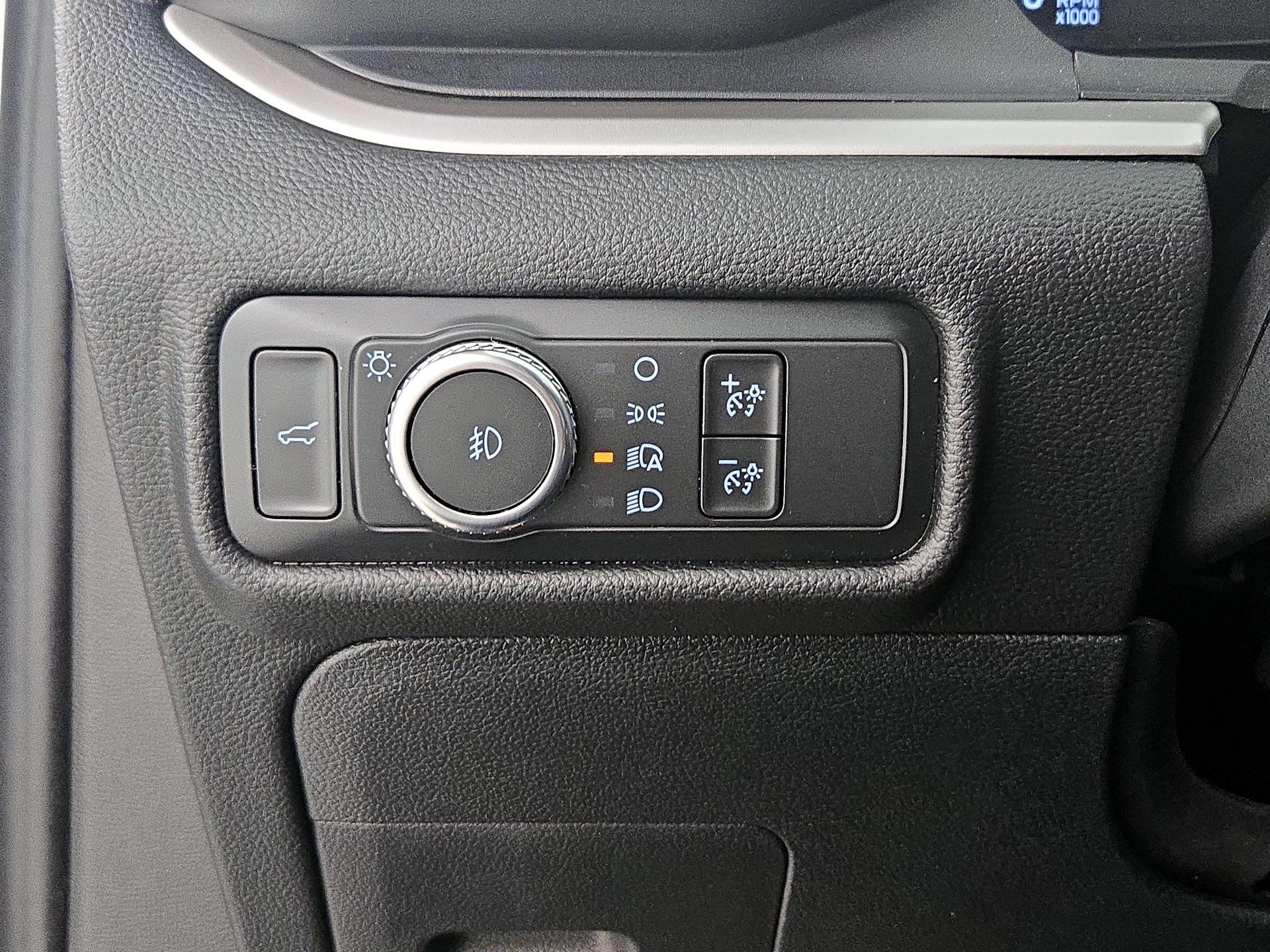 Thumbnail: 2020 Ford Explorer - 13