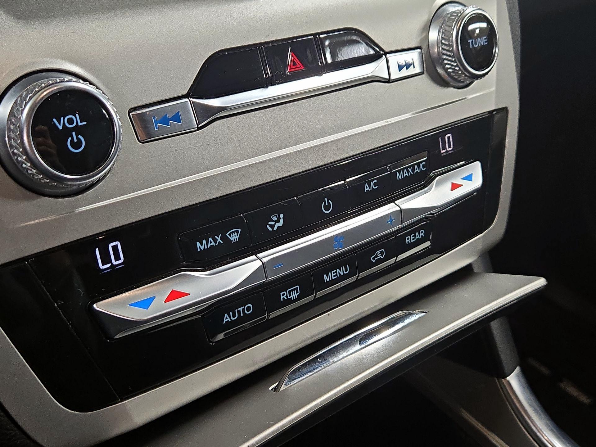 Thumbnail: 2020 Ford Explorer - 17