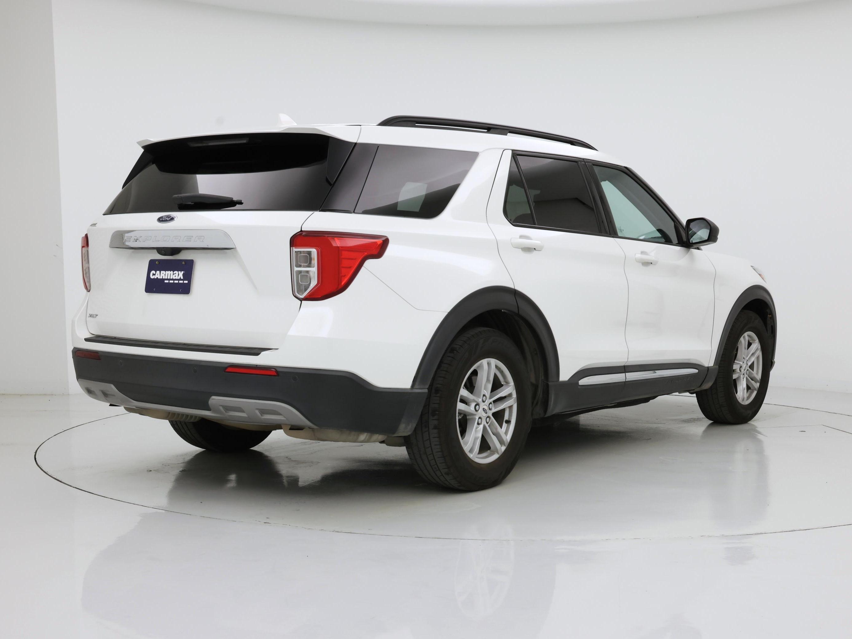 Thumbnail: 2020 Ford Explorer - 8