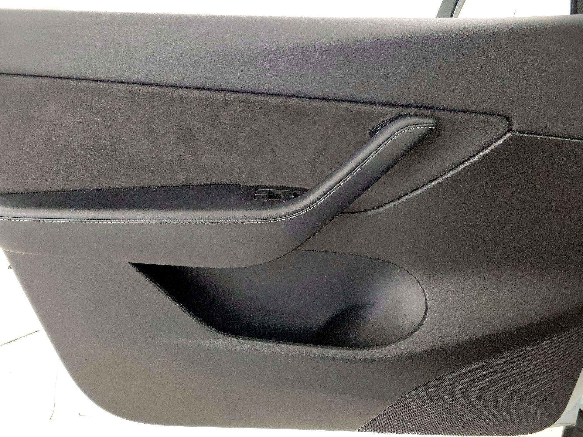 Thumbnail: 2022 Tesla Model Y - 12