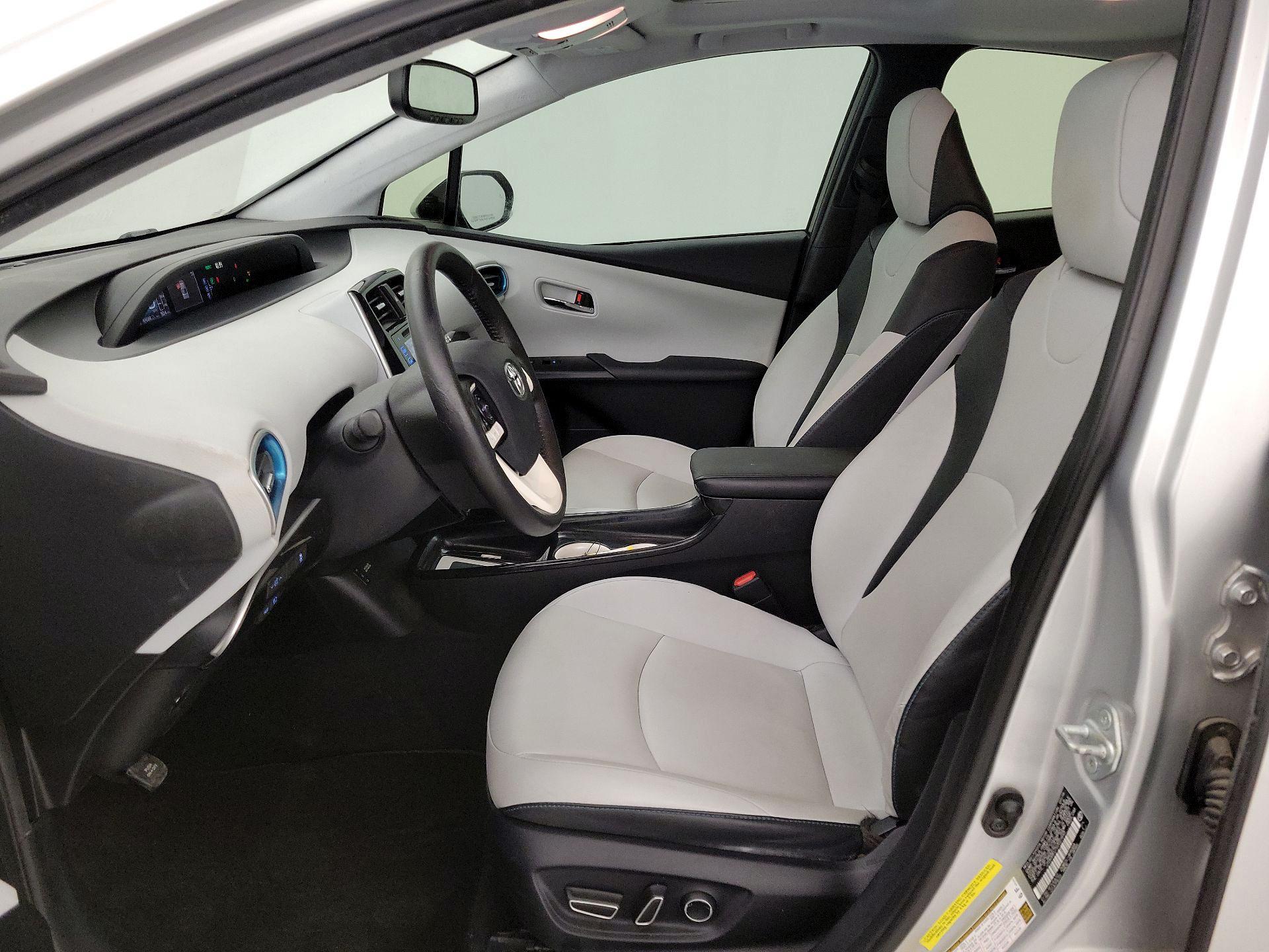 Thumbnail: 2016 Toyota Prius - 11