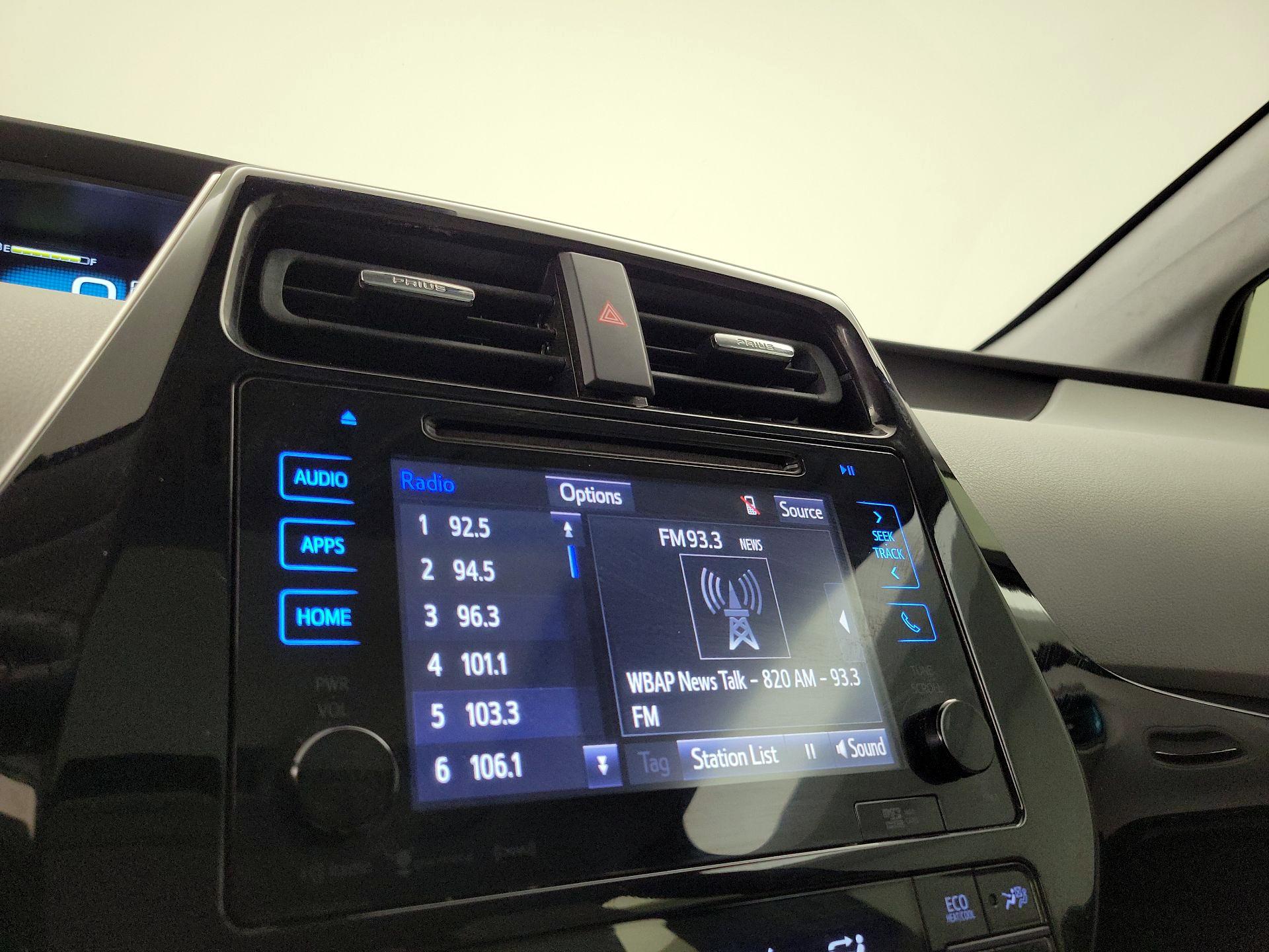 Thumbnail: 2016 Toyota Prius - 16