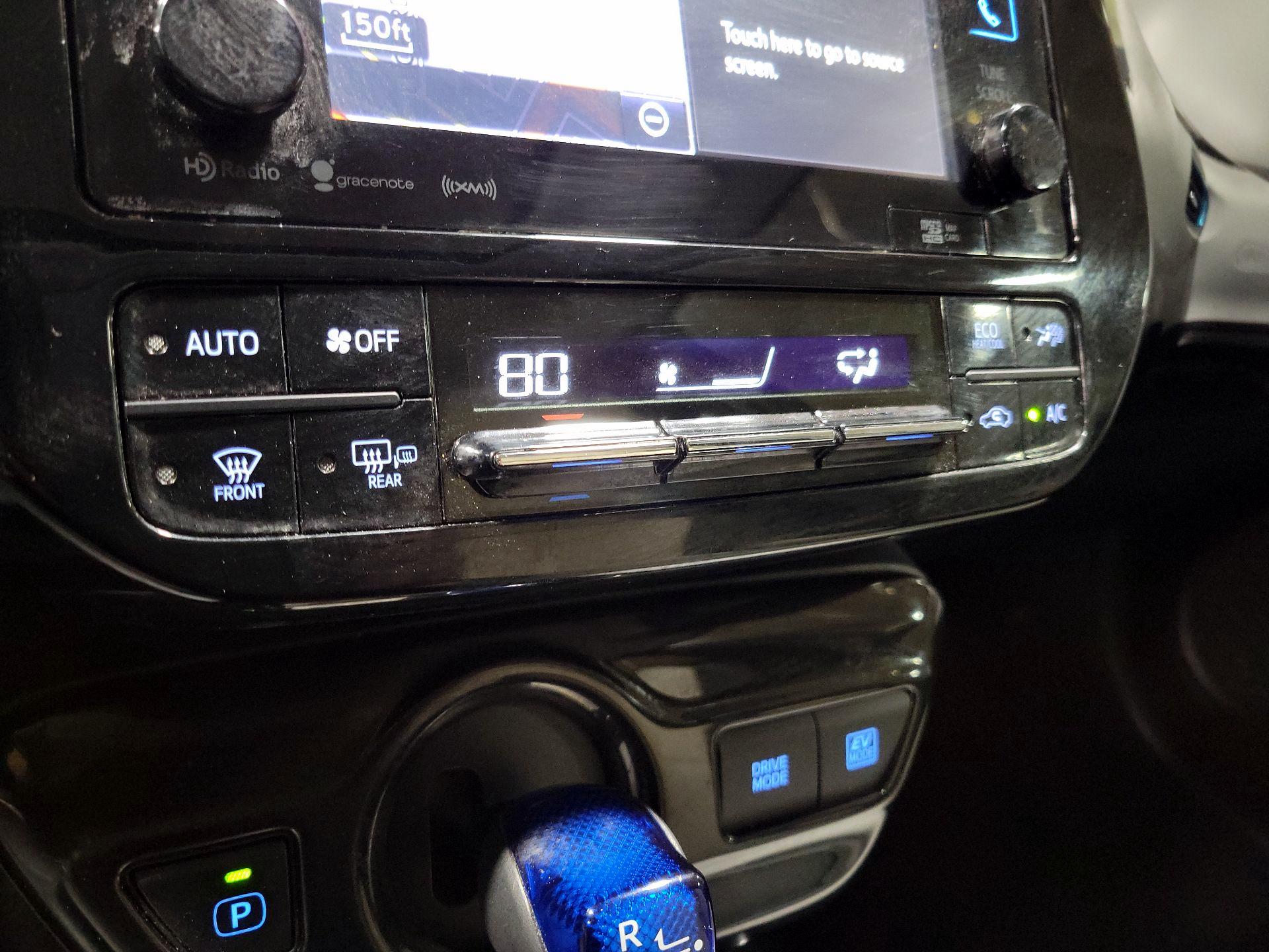 Thumbnail: 2016 Toyota Prius - 17