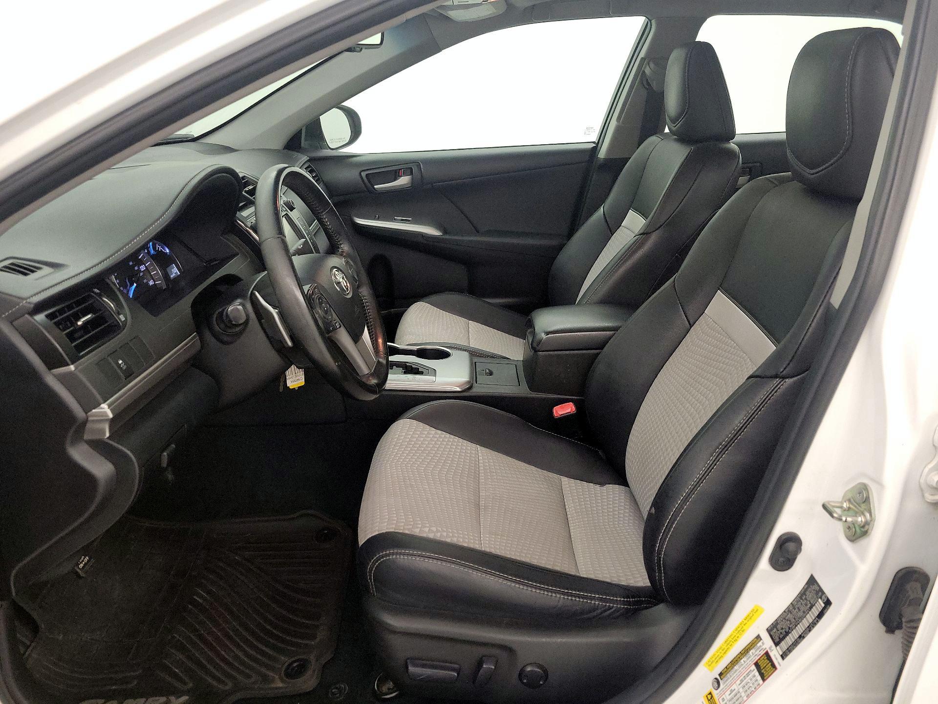 Thumbnail: 2014 Toyota Camry - 11