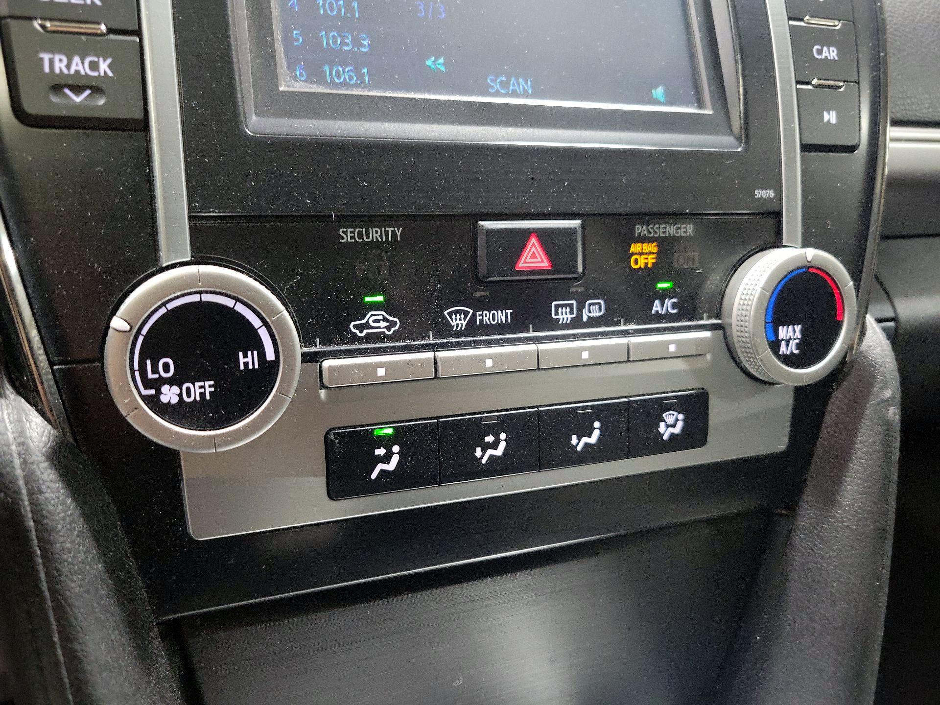 Thumbnail: 2014 Toyota Camry - 15