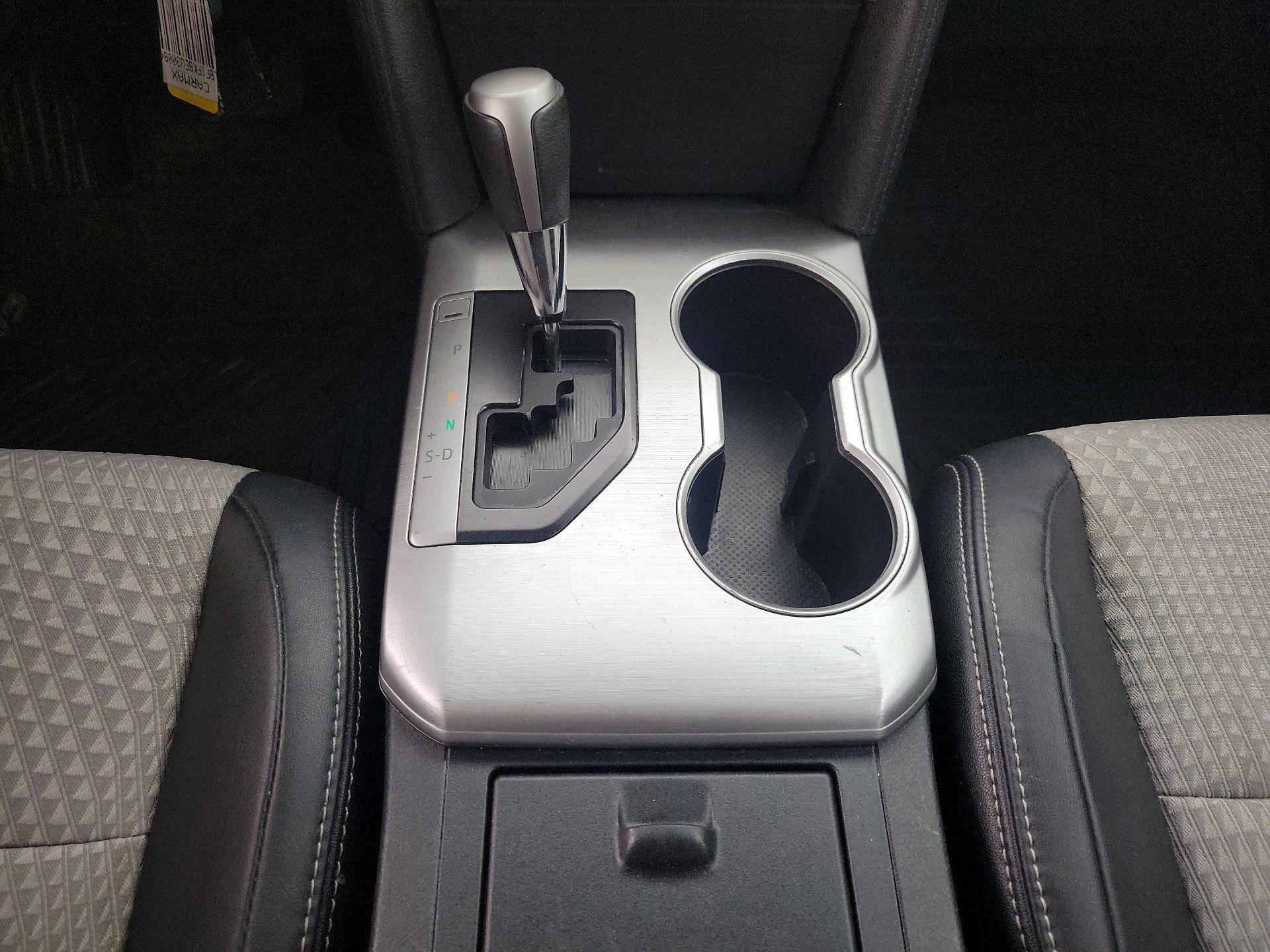 Thumbnail: 2014 Toyota Camry - 16