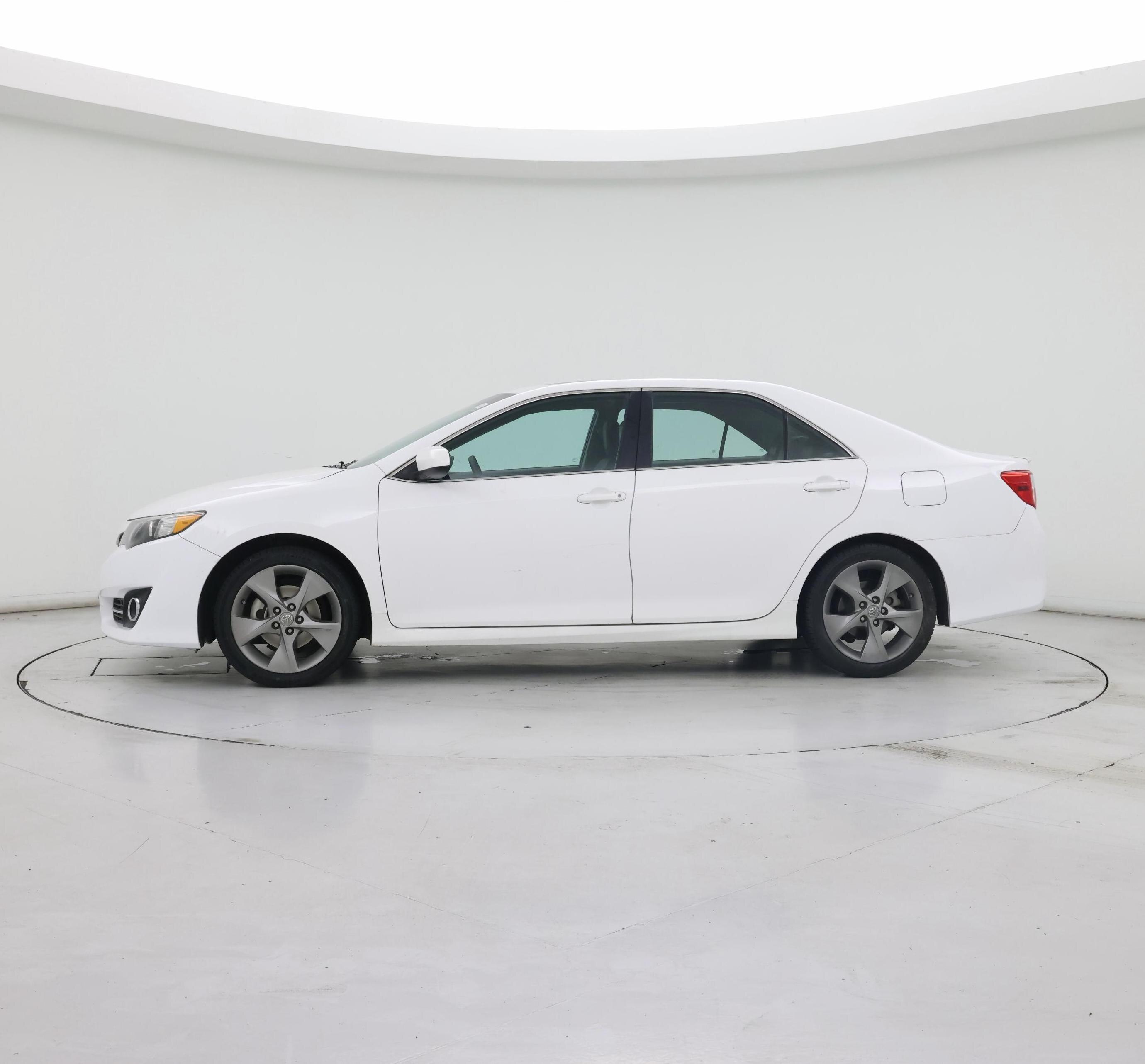 Thumbnail: 2014 Toyota Camry - 3