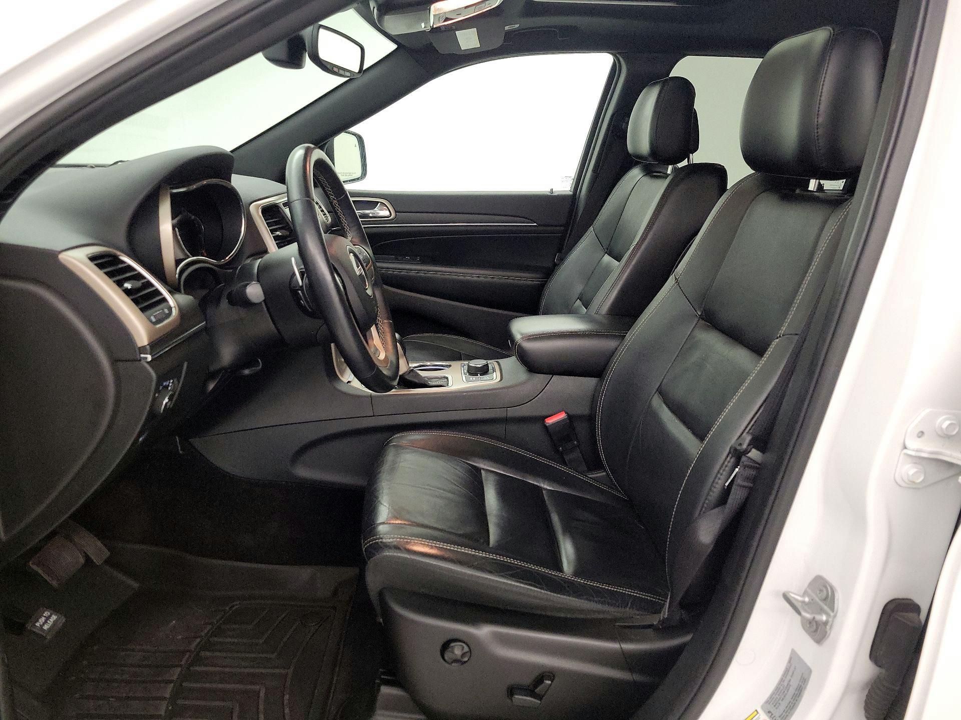 Thumbnail: 2017 Jeep Grand Cherokee - 11