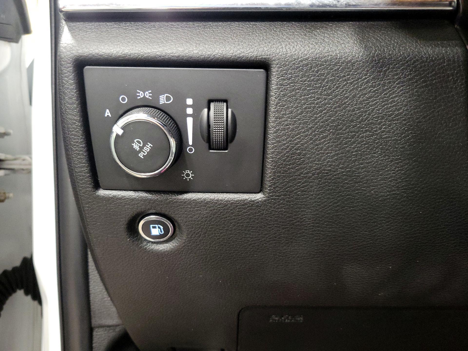 Thumbnail: 2017 Jeep Grand Cherokee - 13