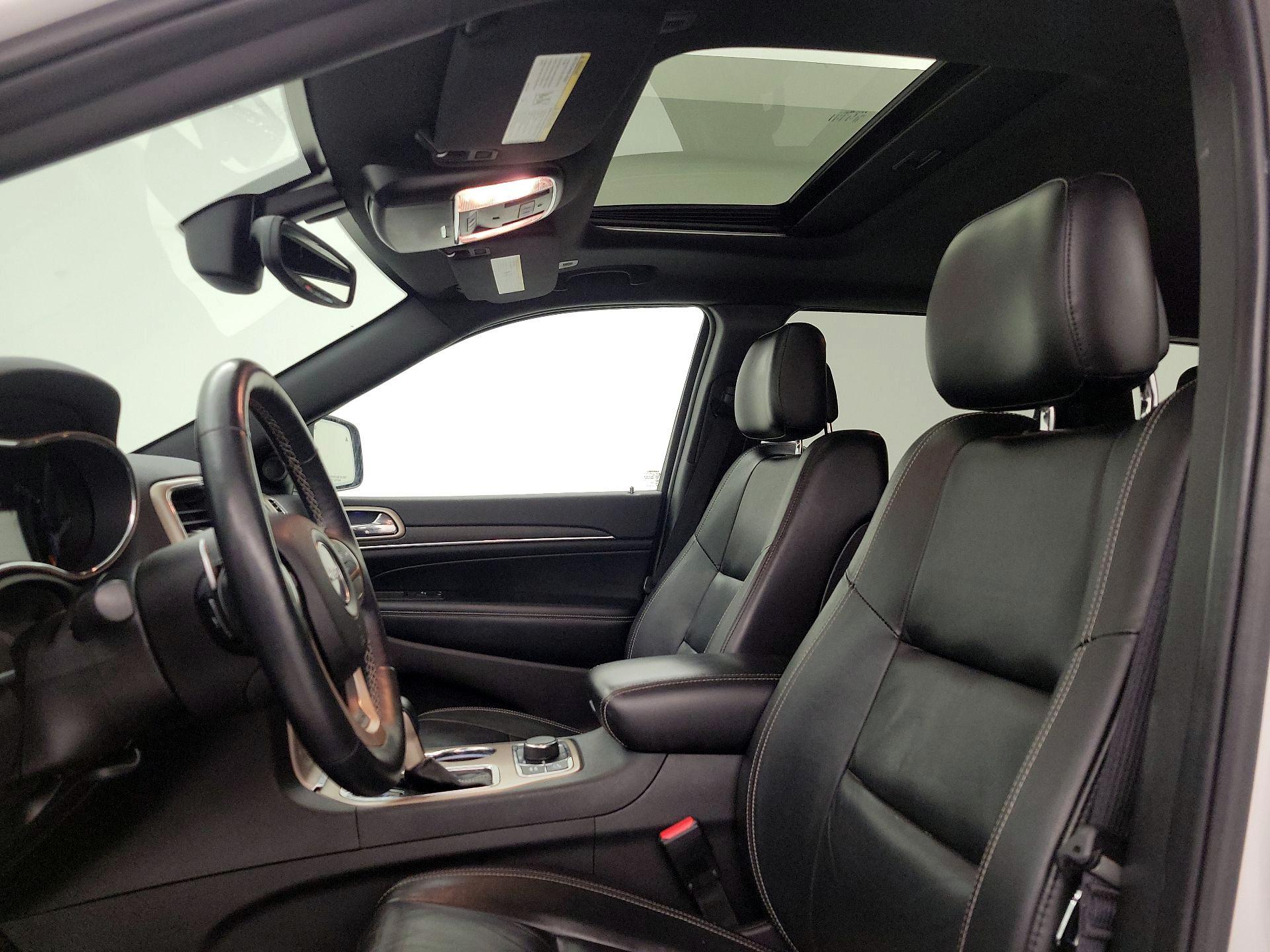 Thumbnail: 2017 Jeep Grand Cherokee - 19