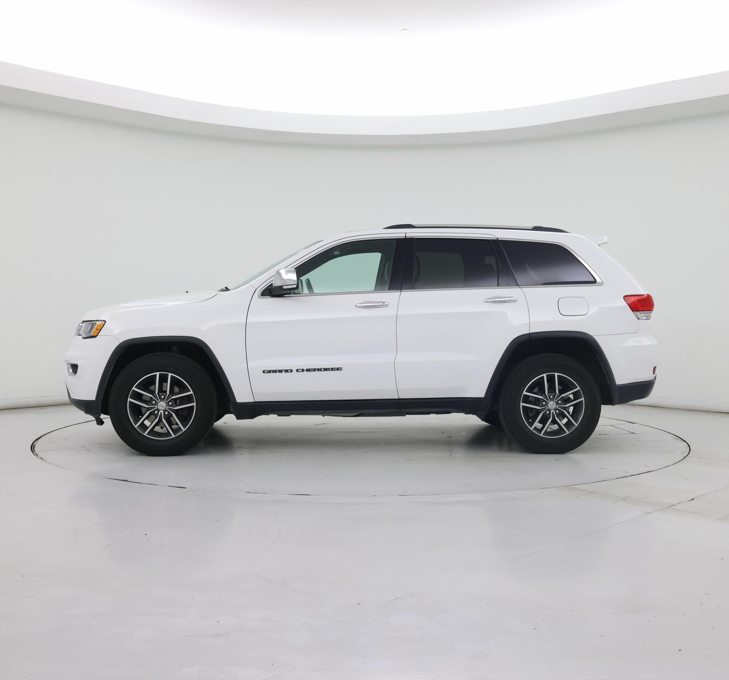 Thumbnail: 2017 Jeep Grand Cherokee - 3
