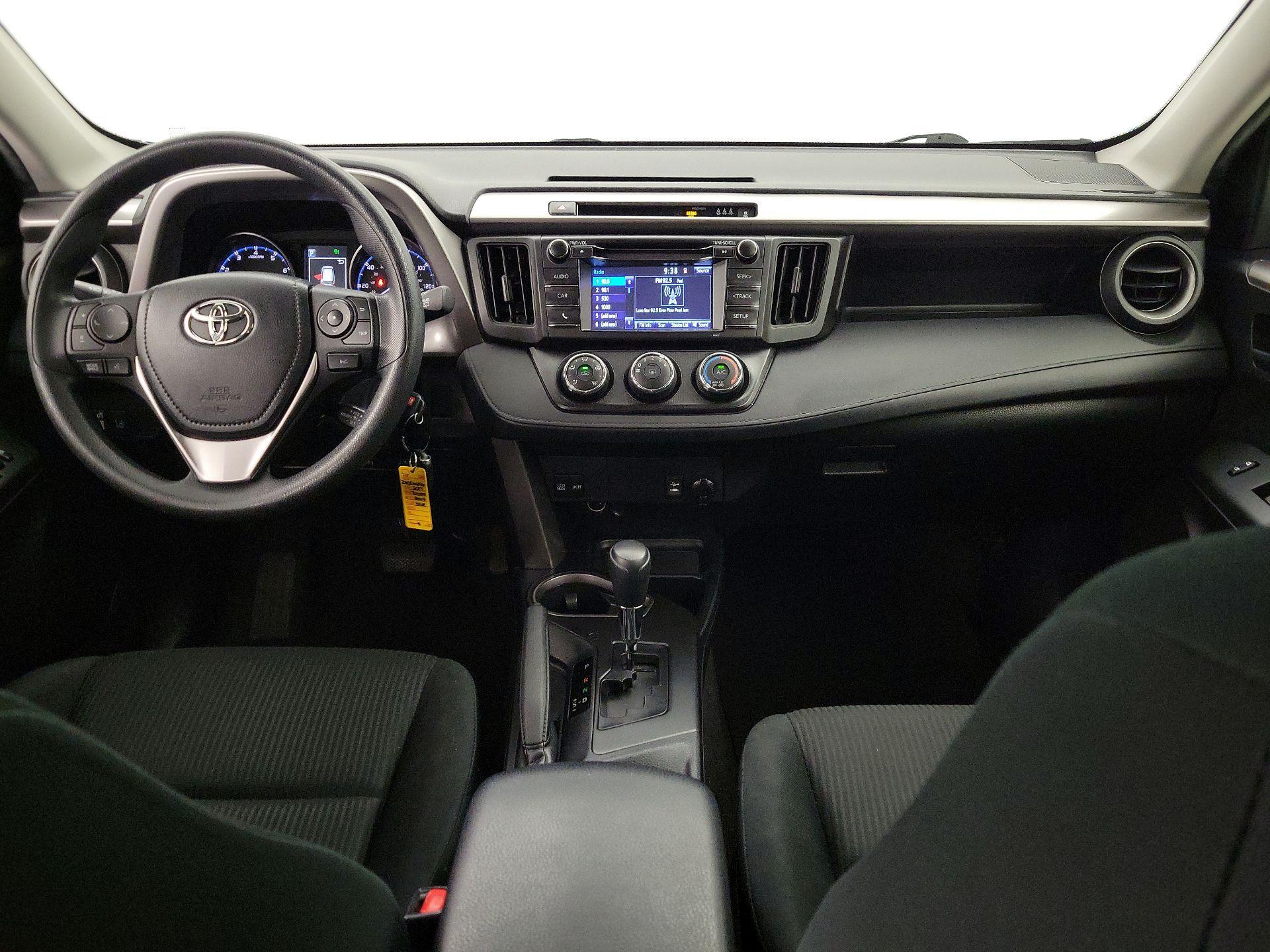 Thumbnail: 2017 Toyota RAV4 - 9