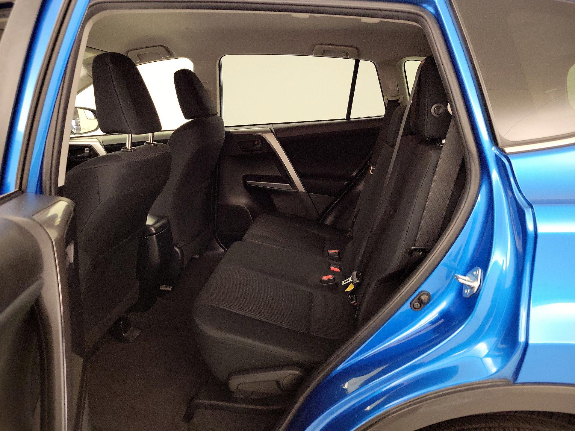 Thumbnail: 2017 Toyota RAV4 - 18