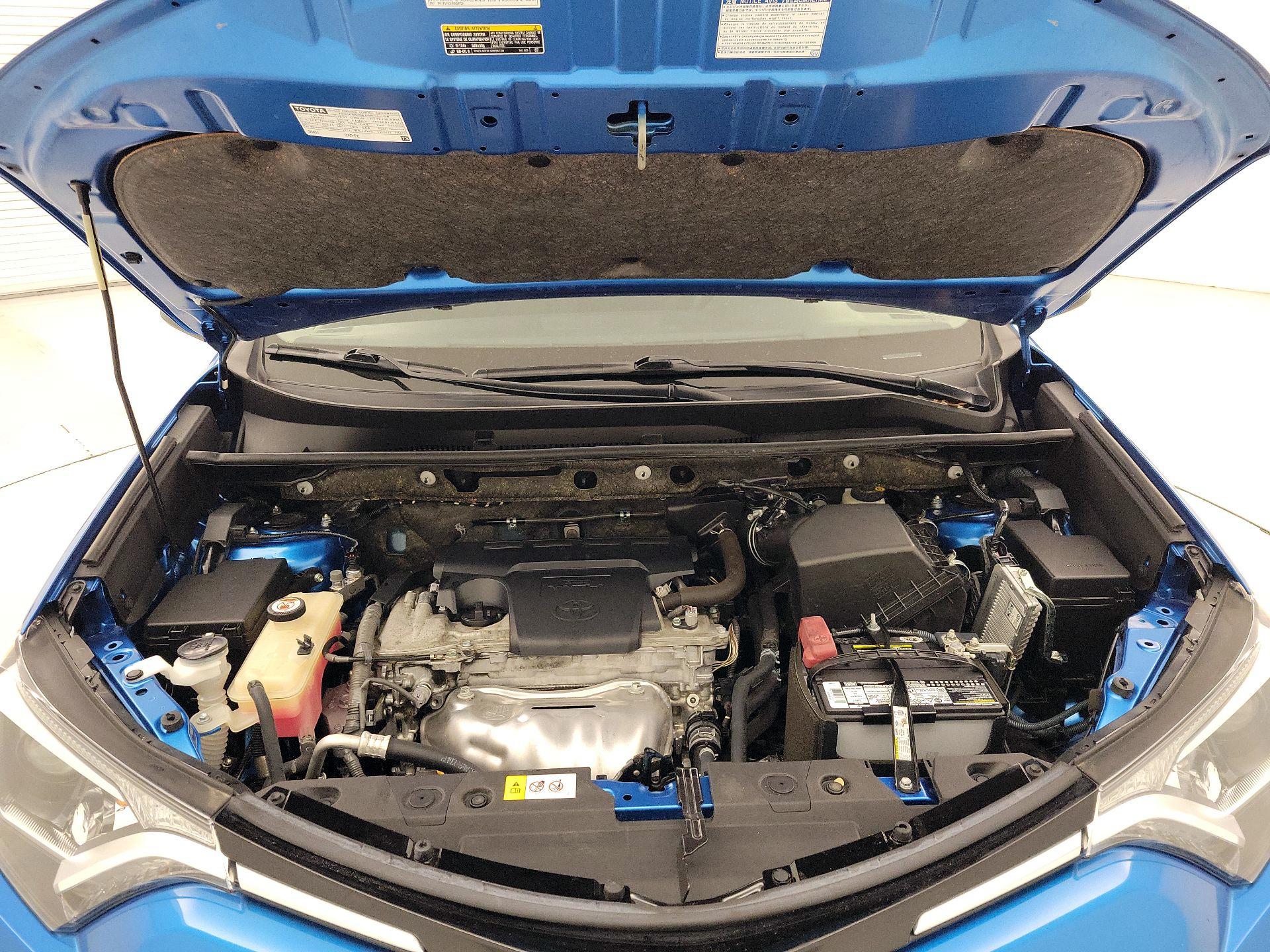 Thumbnail: 2017 Toyota RAV4 - 20