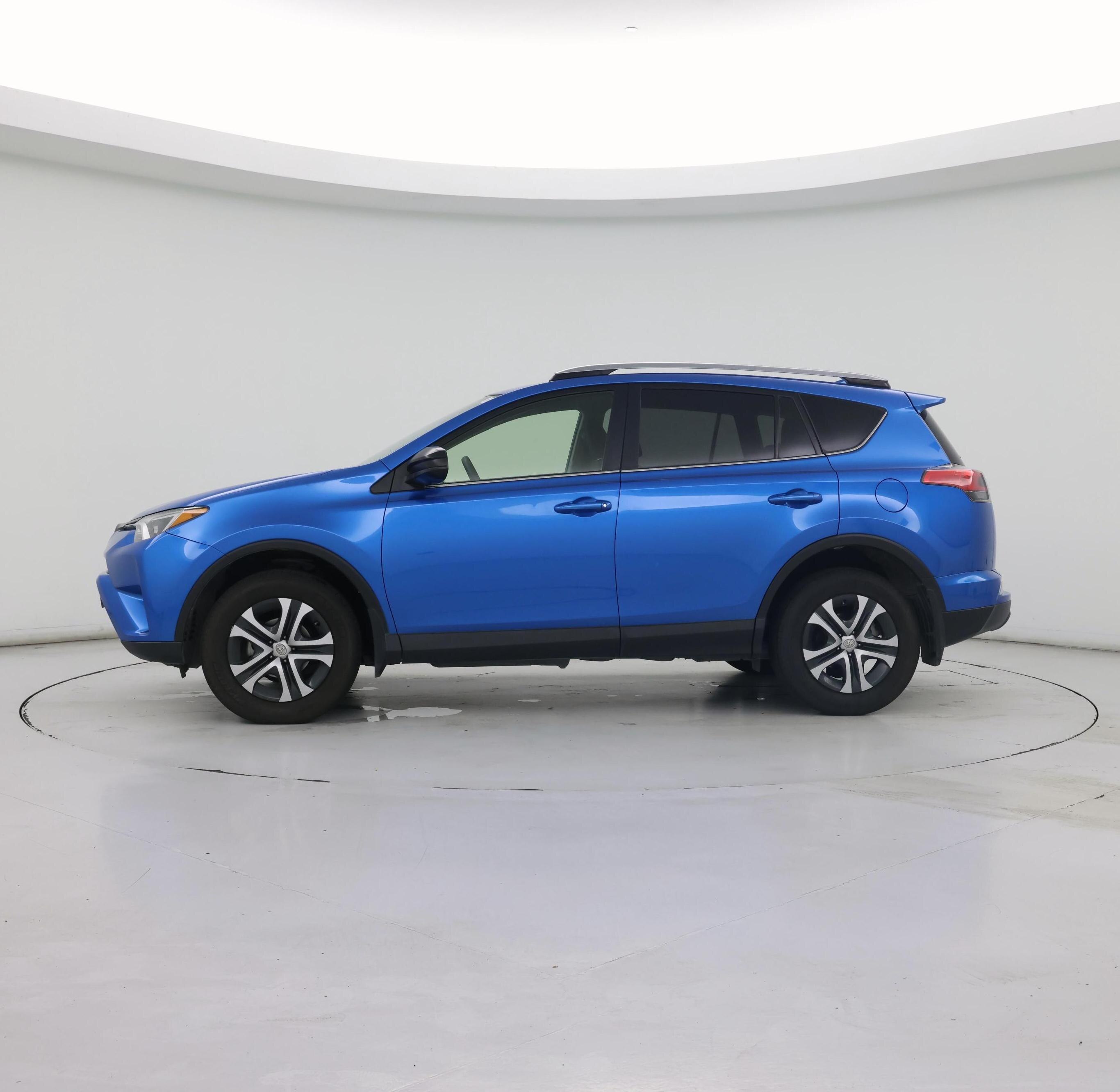 Thumbnail: 2017 Toyota RAV4 - 3