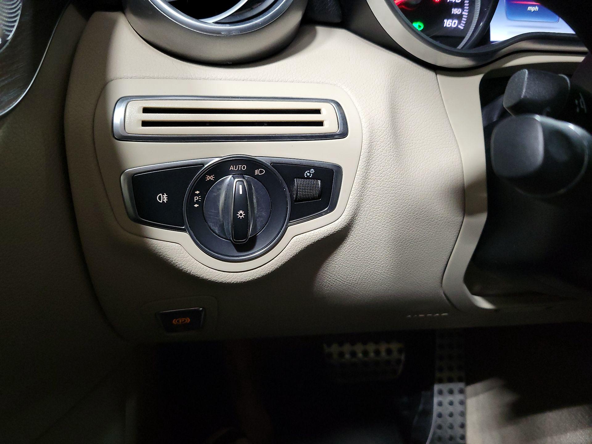 Thumbnail: 2018 Mercedes-Benz C-Class - 13