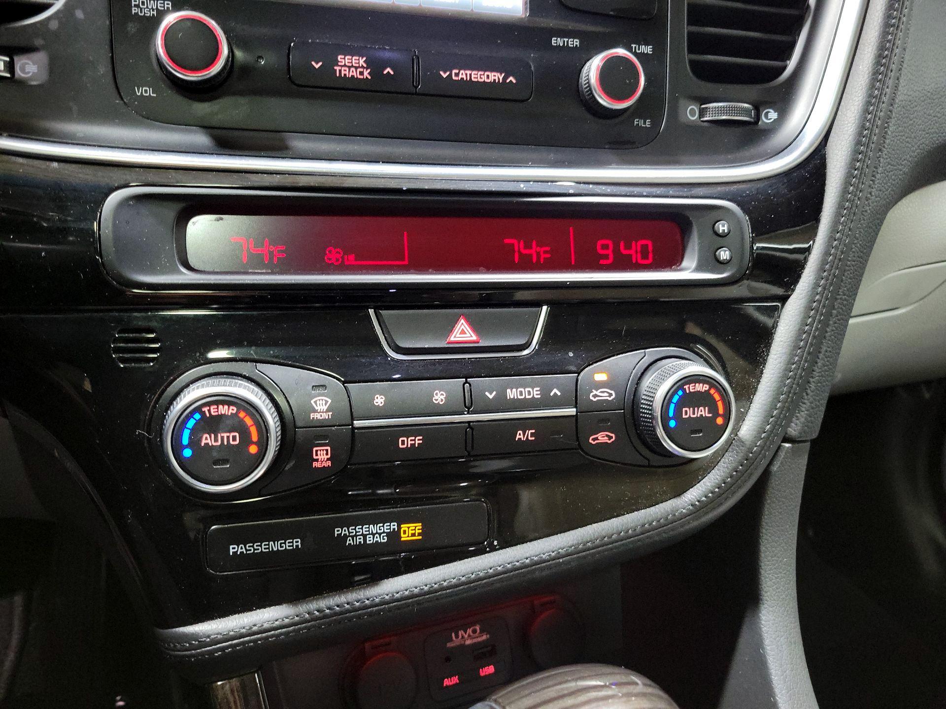 Thumbnail: 2014 Kia Optima - 16