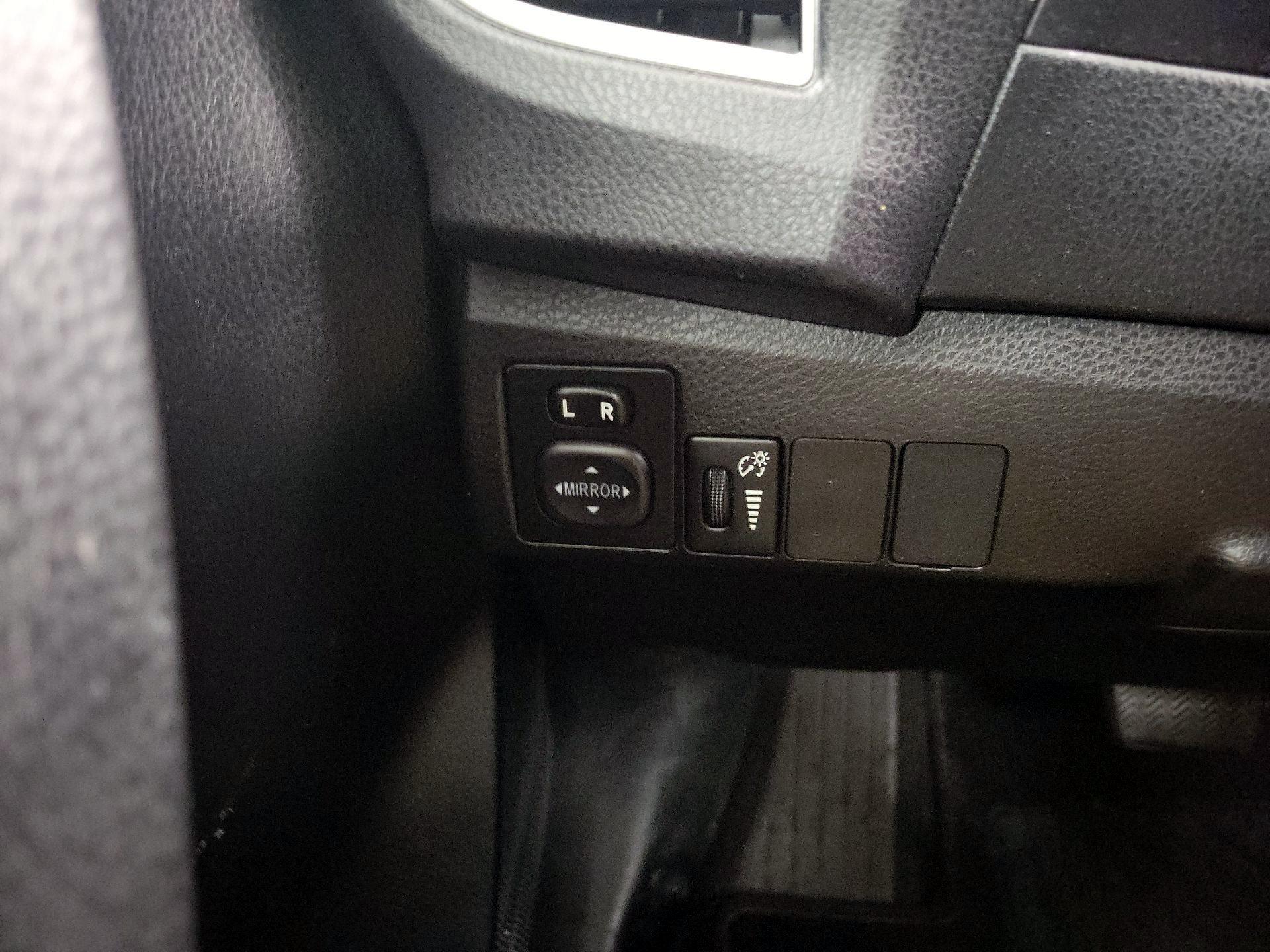 Thumbnail: 2014 Toyota Corolla - 13