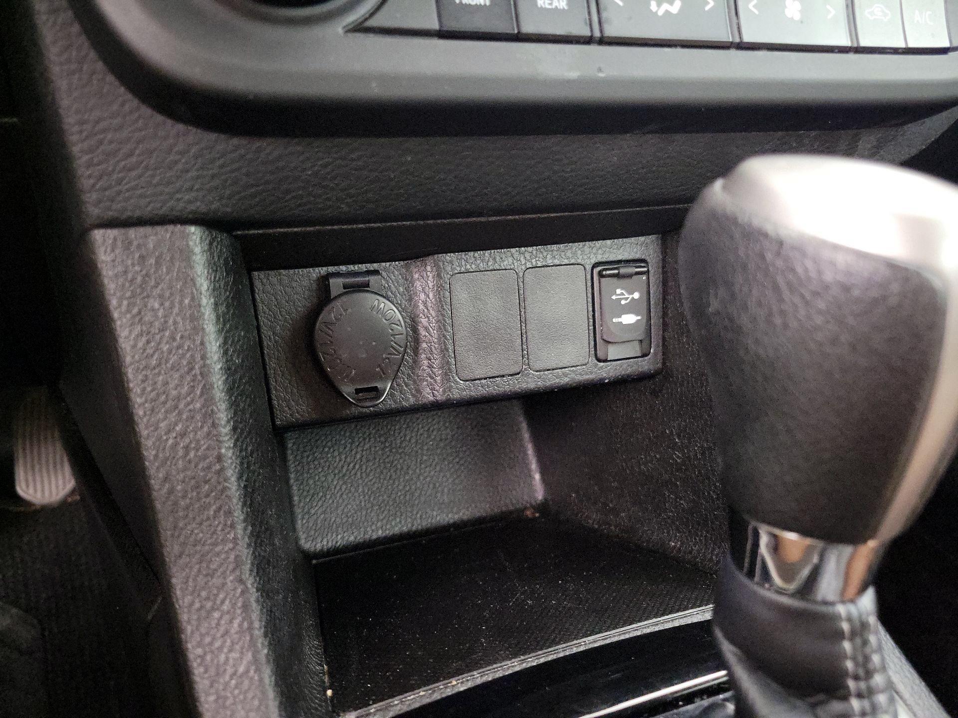 Thumbnail: 2014 Toyota Corolla - 18