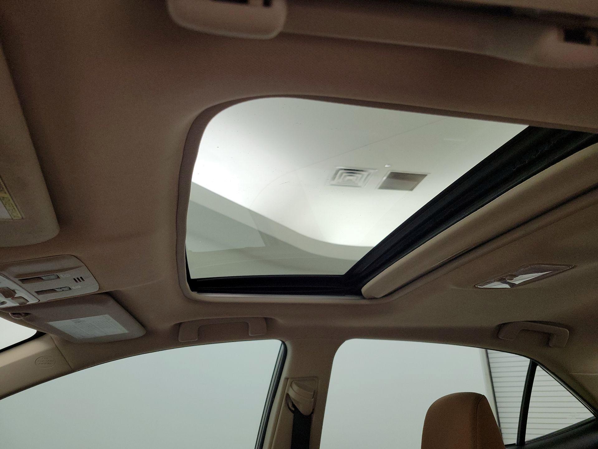 Thumbnail: 2014 Toyota Corolla - 19