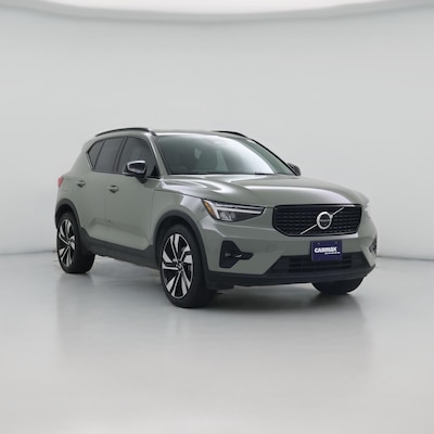 2023 Volvo XC40 B5 Plus Dark Theme
